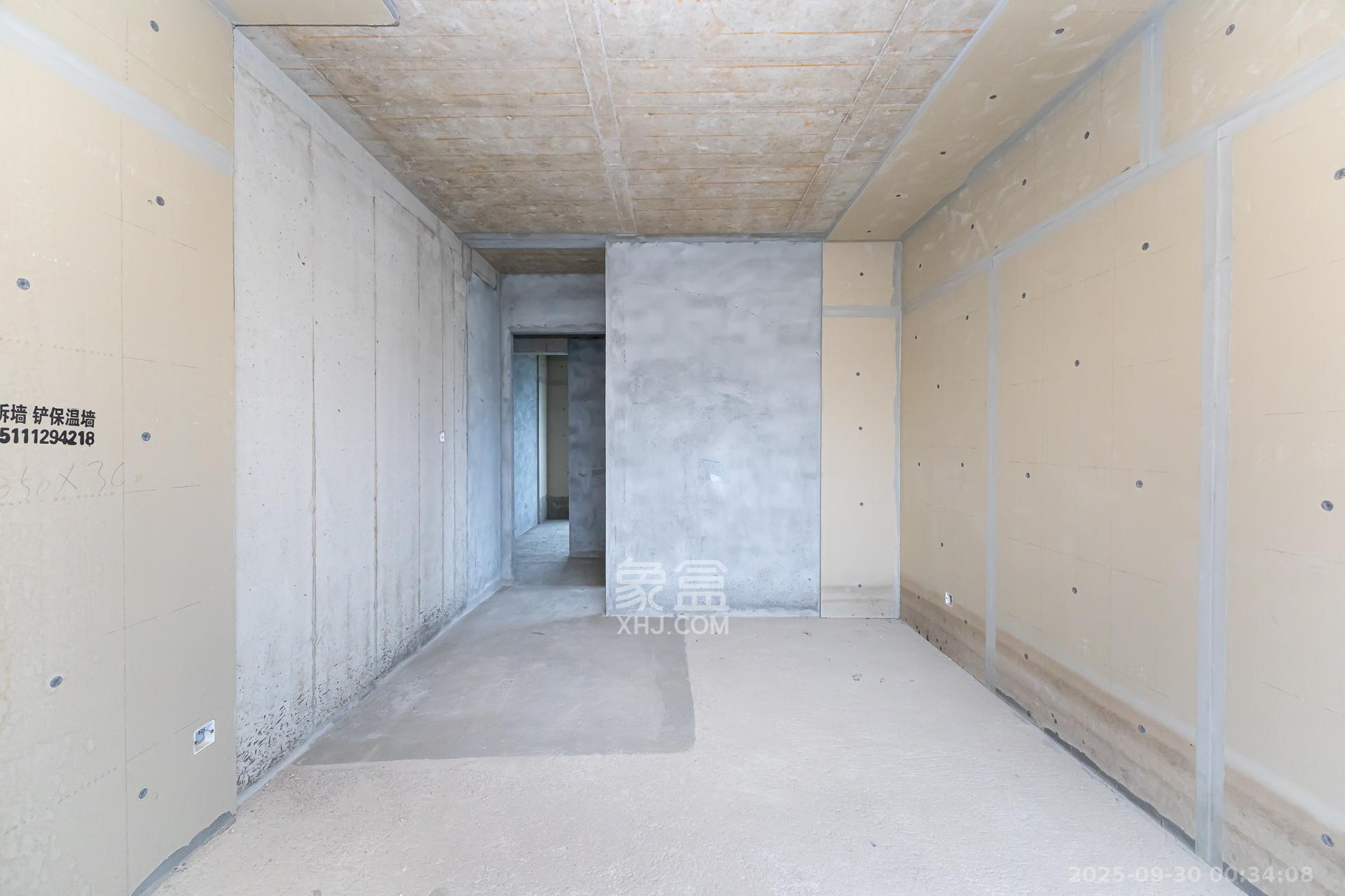 润和湘江天地E区 4室2厅2卫 168.0万 润和湘江天地E区 4室2厅2卫 168.0万卧室