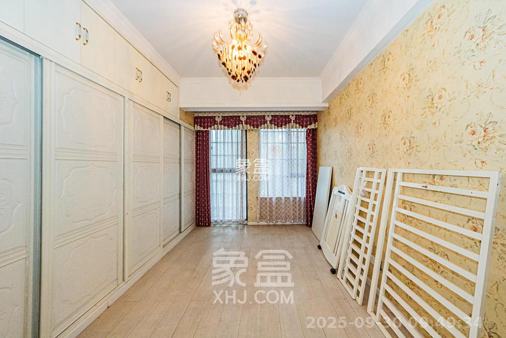 英祥春天  3室2厅2卫    2800.0元/月室内图