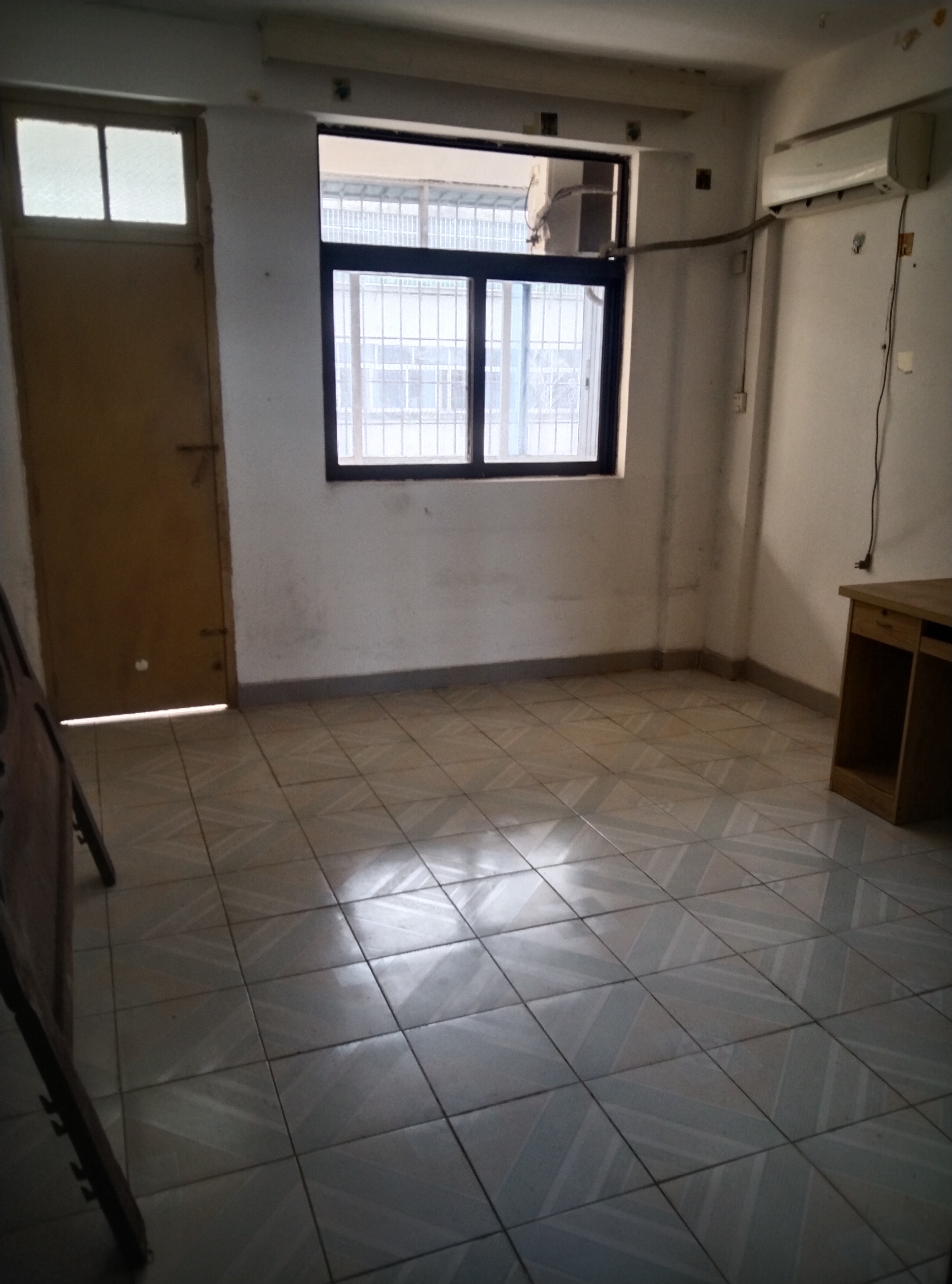 省水产大院  4室2厅2卫    2500.0元/月 省水产大院  4室2厅2卫    2500.0元/月室内图