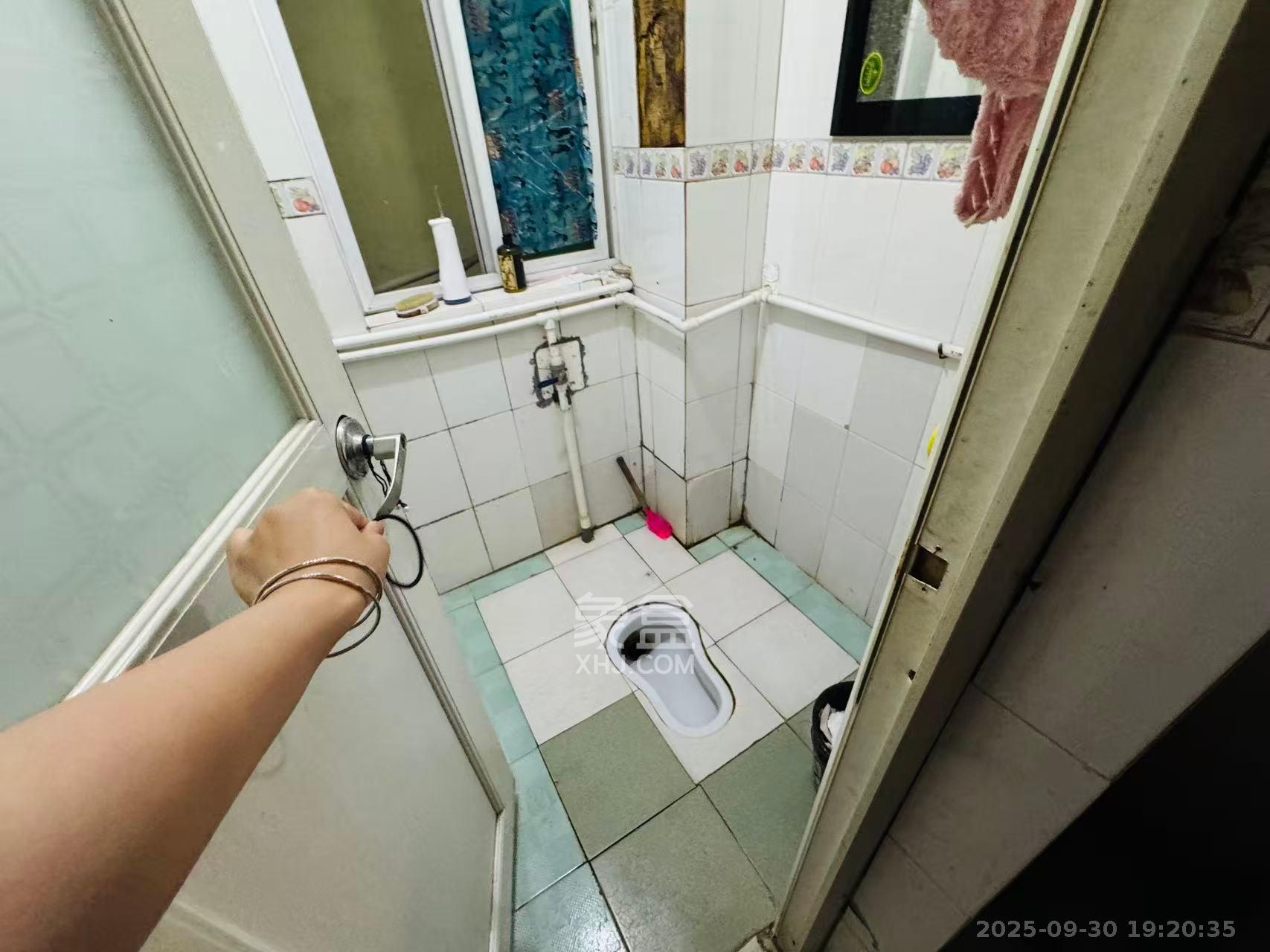 万事佳景园 3室2厅2卫 1700.0元/月 万事佳景园 3室2厅2卫 1700.0元/月室内图