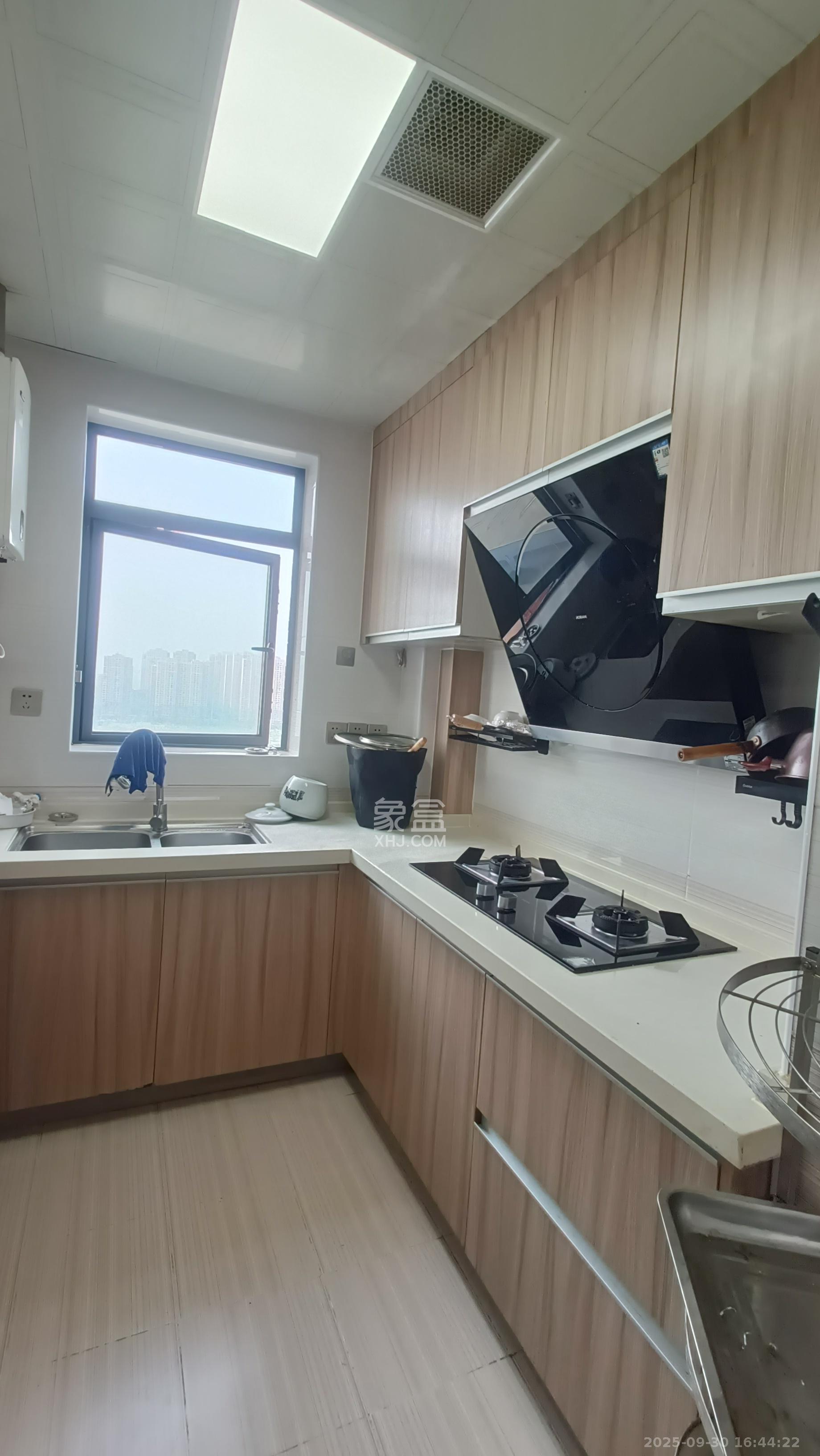 中国铁建国际城二期 3室2厅1卫 1800.00元/月 中国铁建国际城二期 3室2厅1卫 1800.00元/月室内图