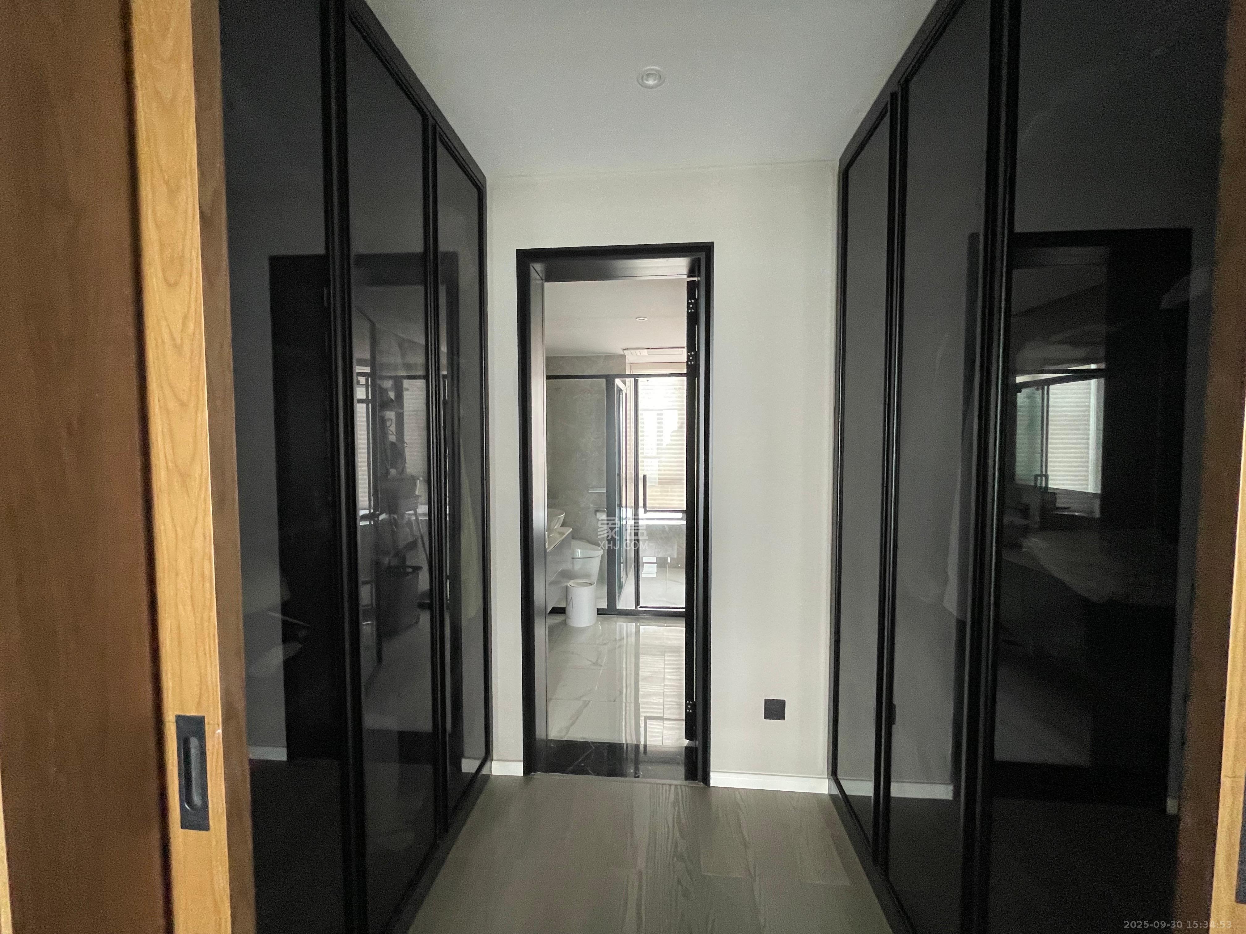 达美溪湖湾 4室2厅2卫 15000.0元/月 达美溪湖湾 4室2厅2卫 15000.0元/月室内图