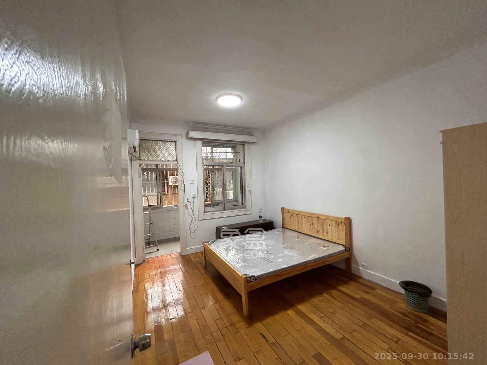 省文联宿舍 4室1厅1卫 2500.0元/月 省文联宿舍 4室1厅1卫 2500.0元/月室内图