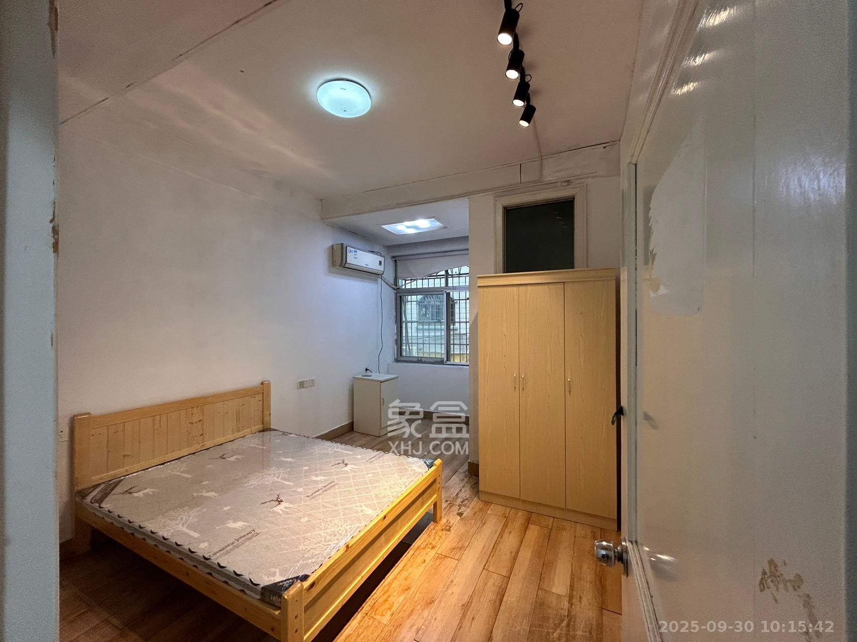 省文联宿舍 4室1厅1卫 2500.0元/月 省文联宿舍 4室1厅1卫 2500.0元/月室内图