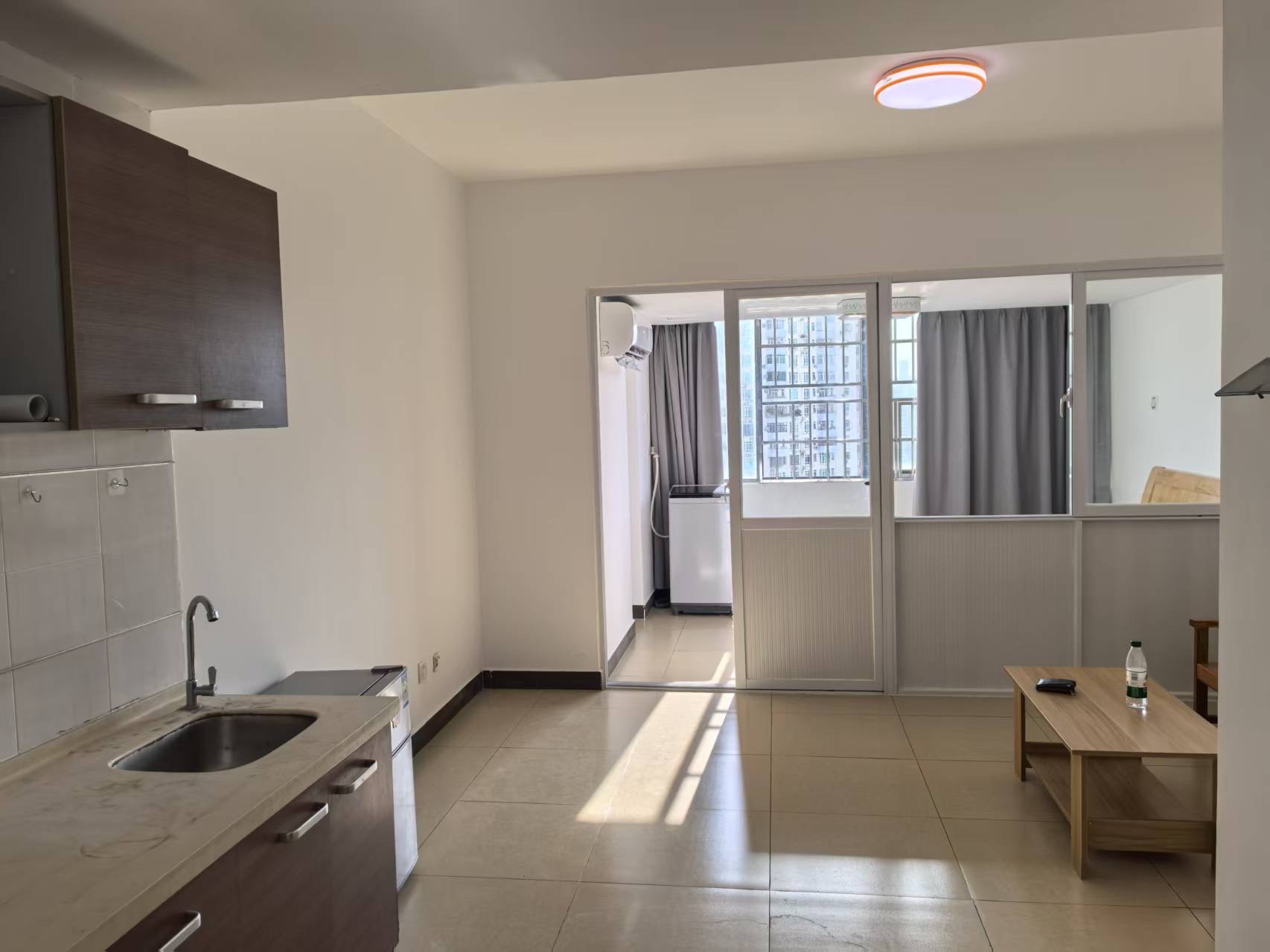 帝国大厦 1室1厅1卫 1300.0元/月 帝国大厦 1室1厅1卫 1300.0元/月室内图