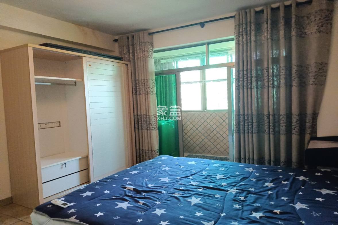 椰岛公寓 2室2厅1卫 2500.0元/月 椰岛公寓 2室2厅1卫 2500.0元/月室内图