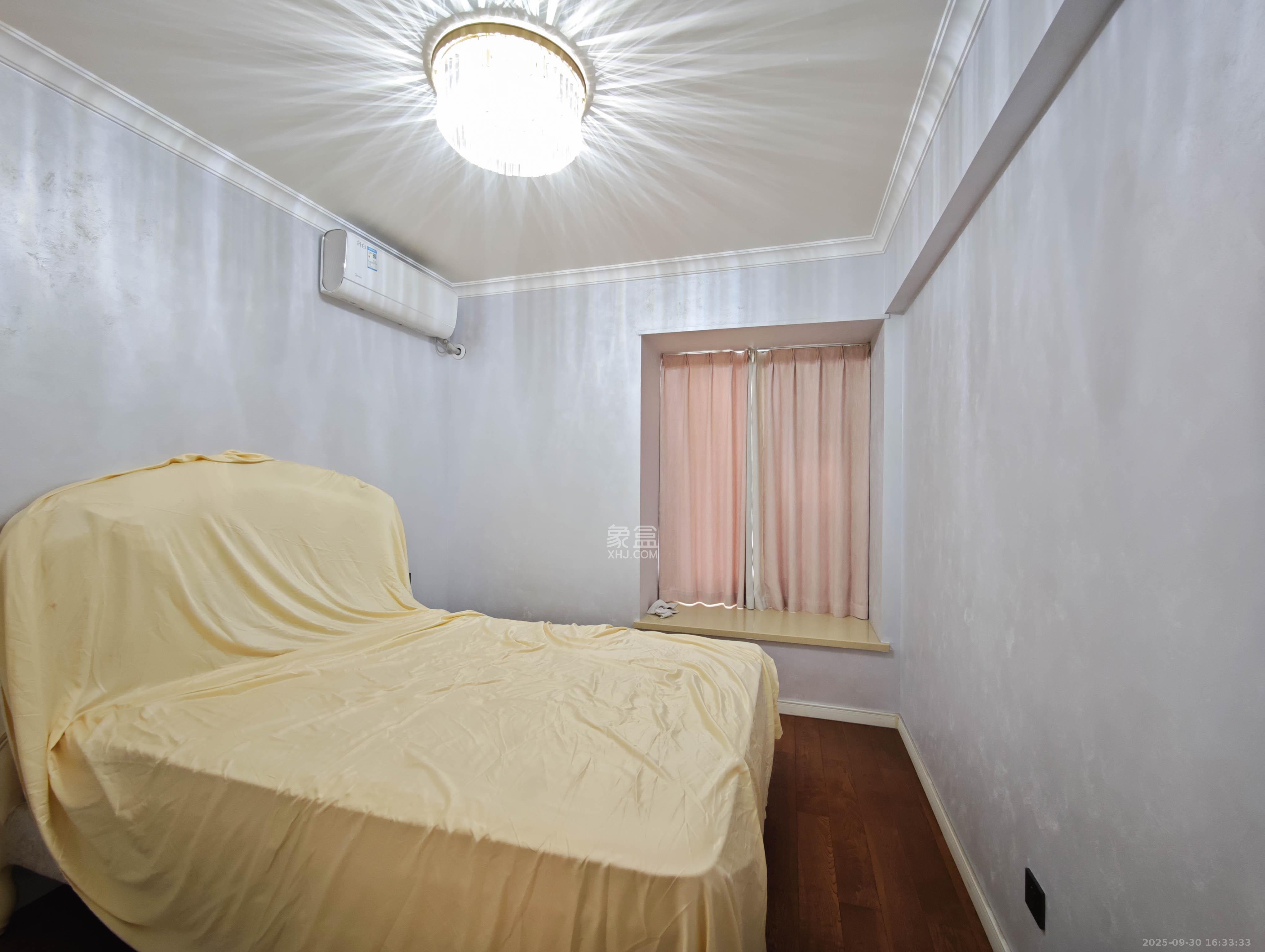 万科魅力之城锋镜里 4室2厅2卫 185.0万 万科魅力之城锋镜里 4室2厅2卫 185.0万卧室