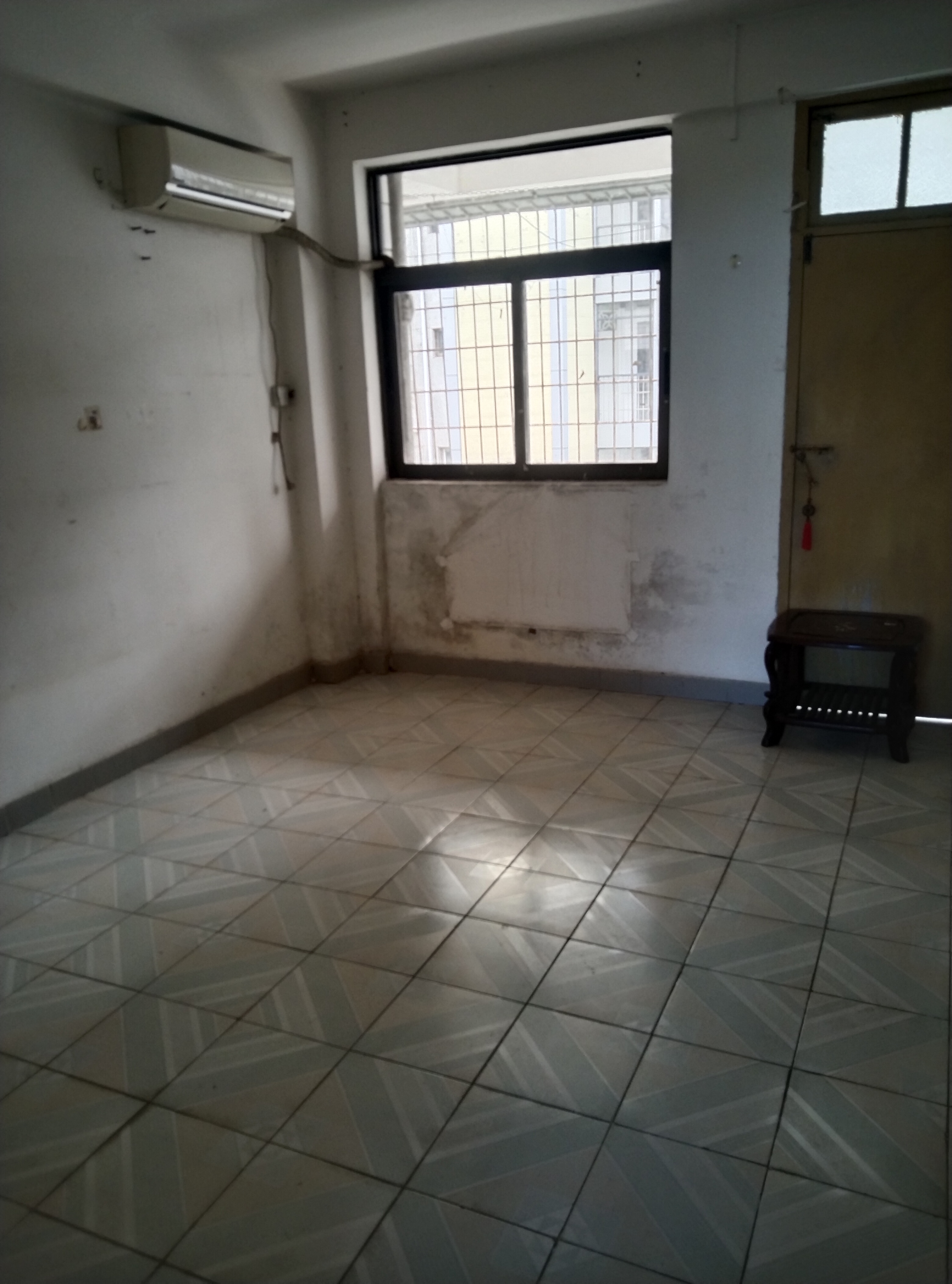 省水产大院  4室2厅2卫    2500.0元/月 省水产大院  4室2厅2卫    2500.0元/月室内图