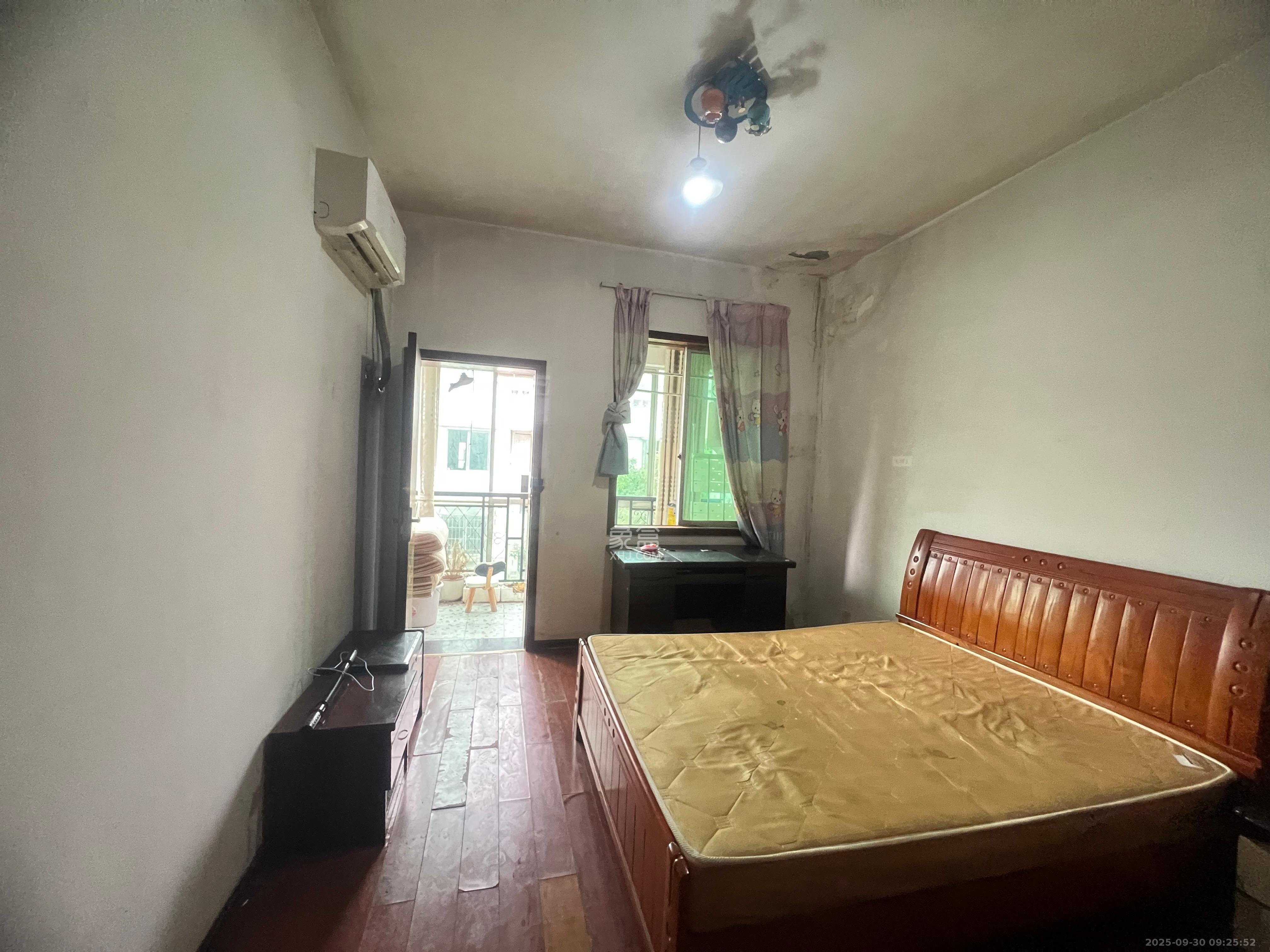 中南汽车世界  2室2厅1卫    1000.0元/月室内图