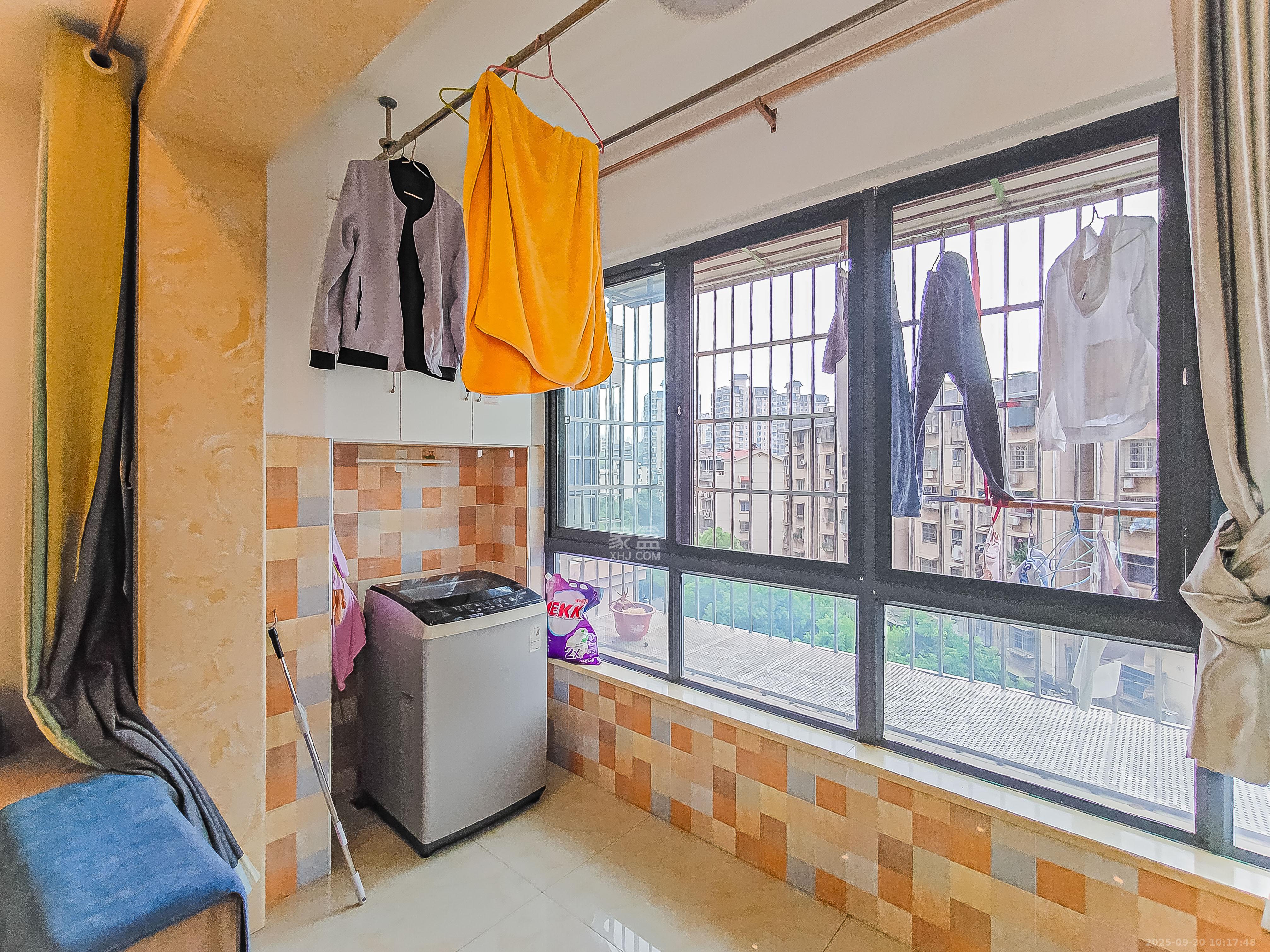 江山如画 3室2厅1卫 95.0万 江山如画 3室2厅1卫 95.0万阳台