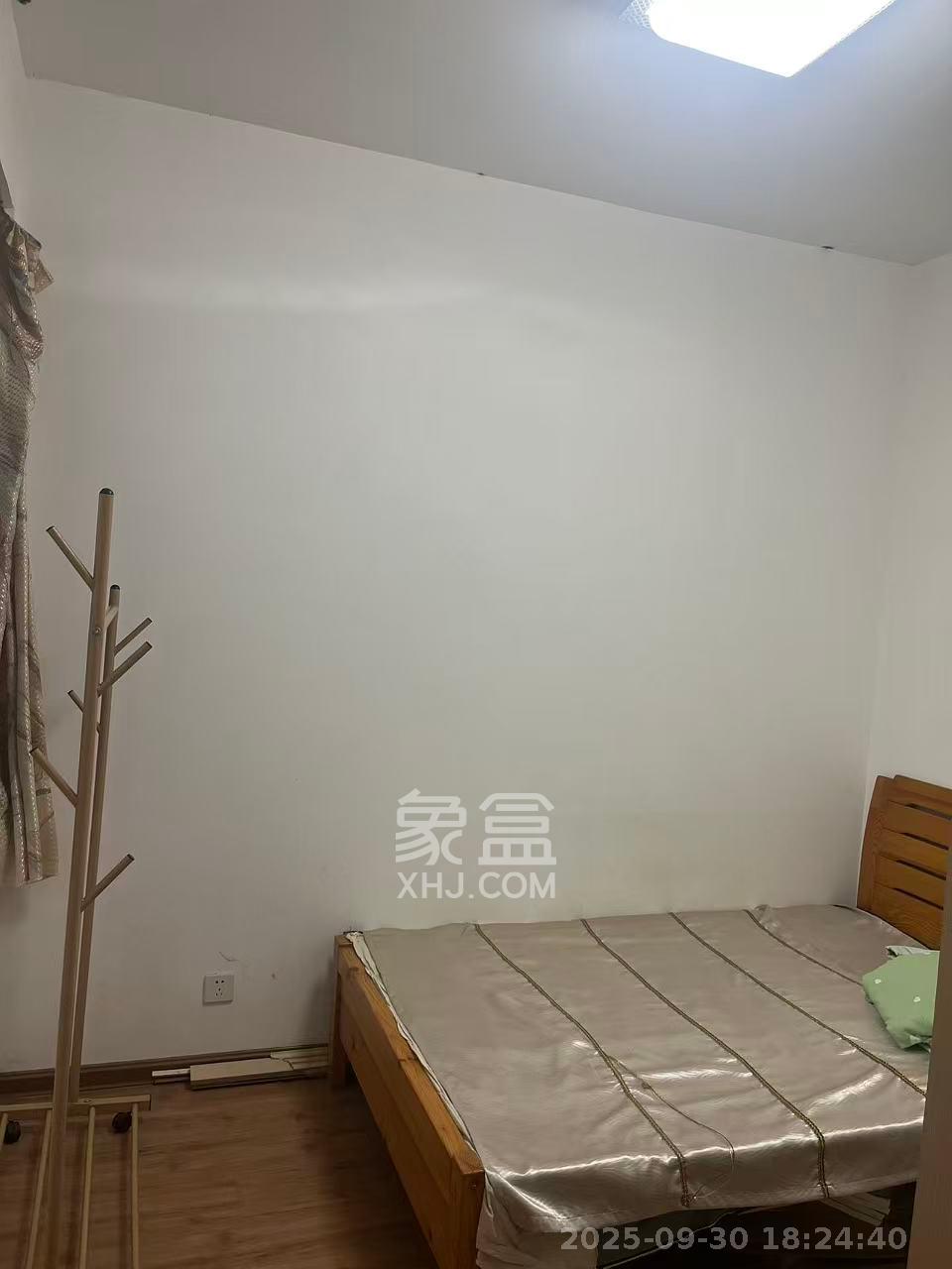 青园  2室2厅1卫   2400.00元/月室内图