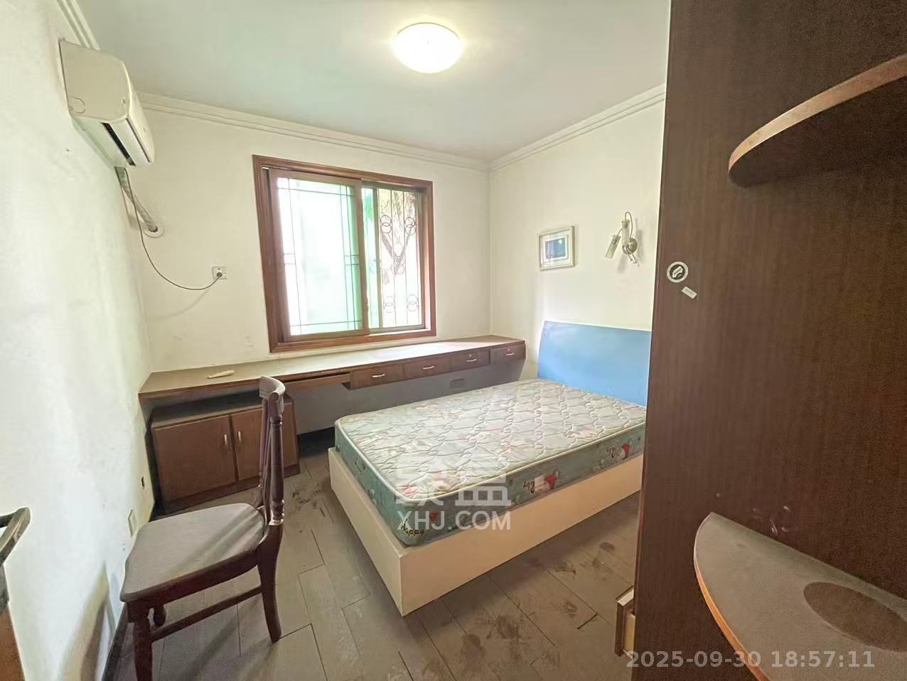 新华园 4室2厅1卫 2600.0元/月 新华园 4室2厅1卫 2600.0元/月室内图