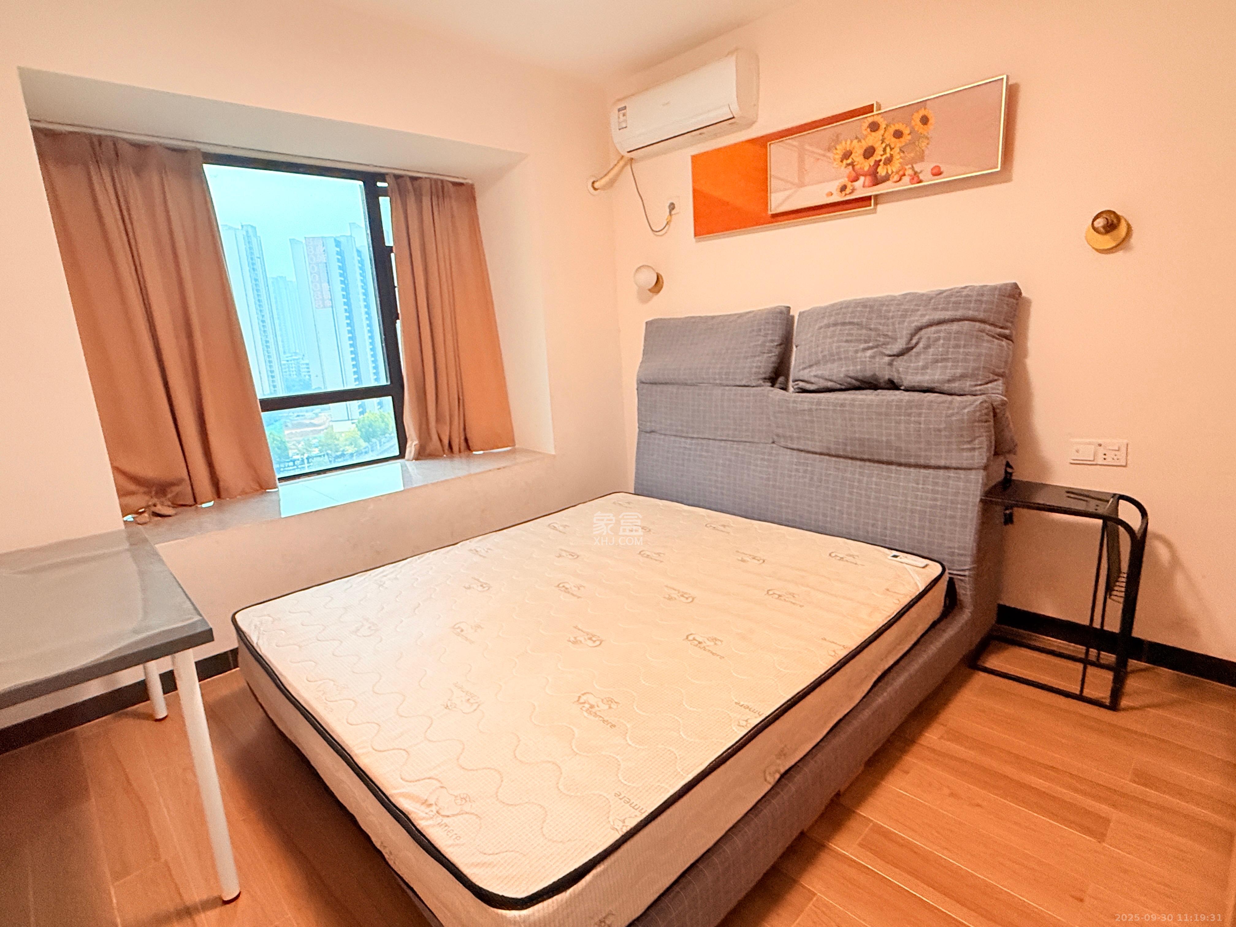 振业城三期  4室2厅2卫    3000.0元/月室内图