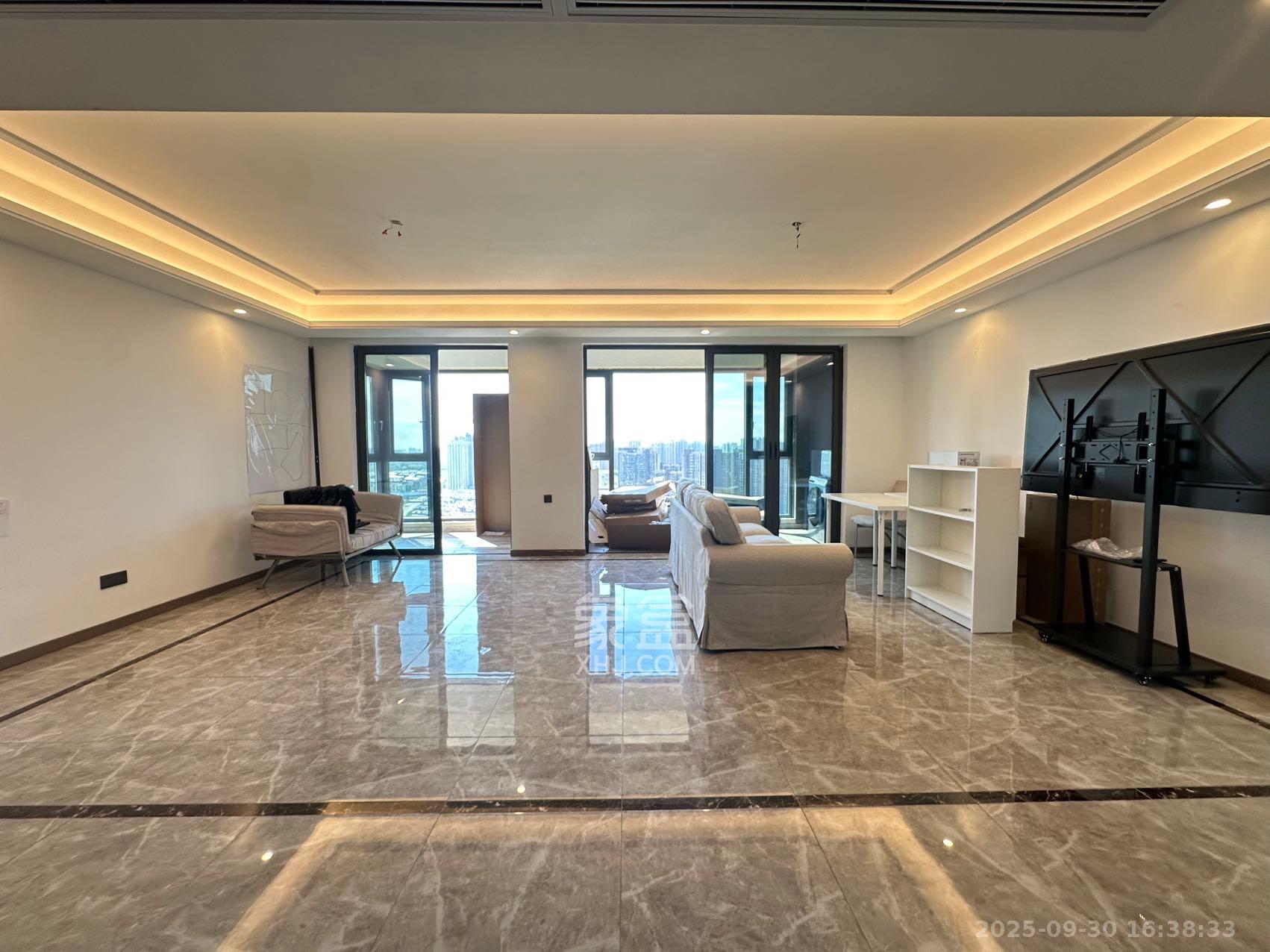 绿地V岛  4室2厅2卫    6000.0元/月 绿地V岛  4室2厅2卫    6000.0元/月