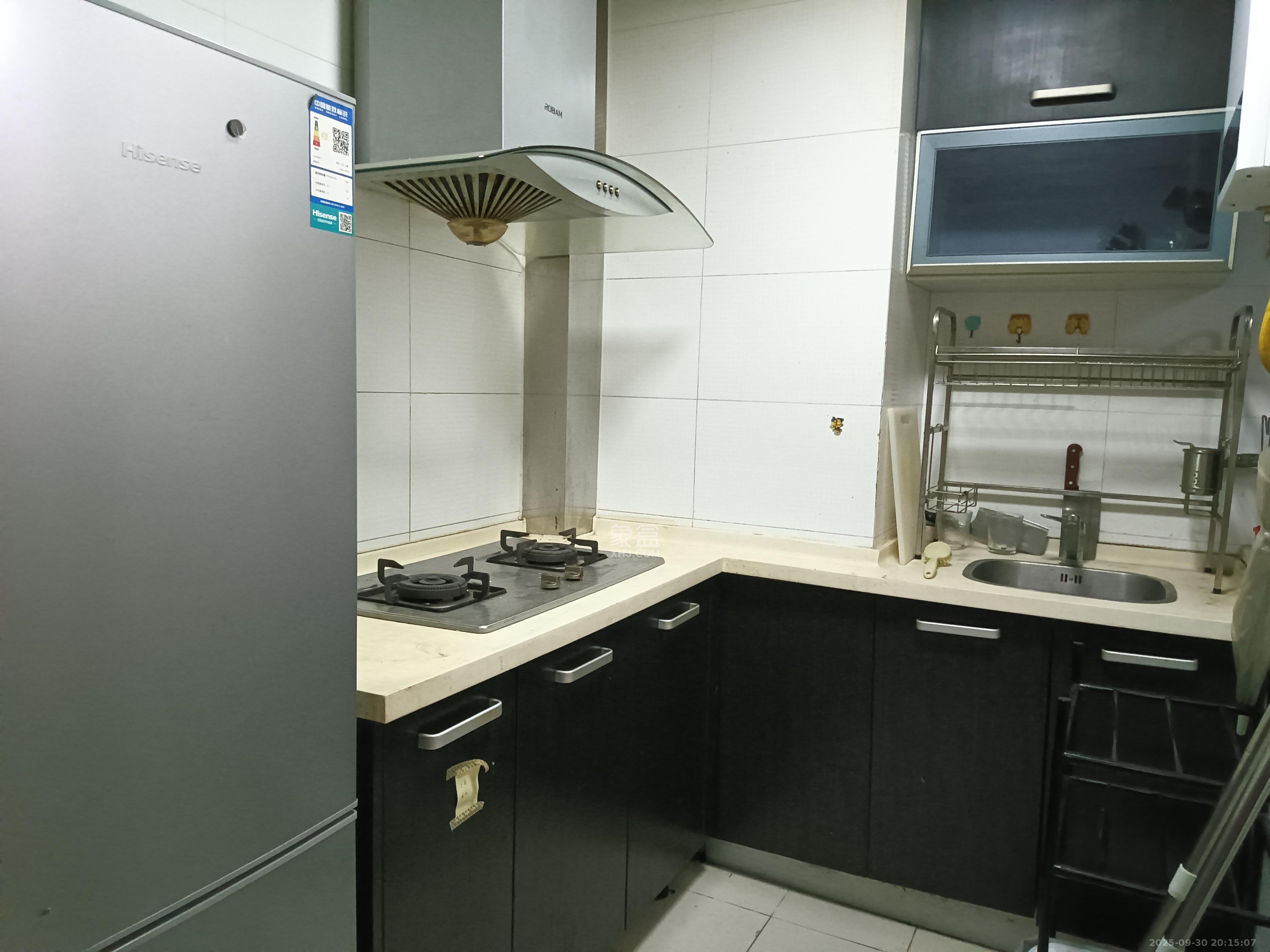 藏珑湖上国际花园 1室1厅1卫 1500.0元/月 藏珑湖上国际花园 1室1厅1卫 1500.0元/月室内图