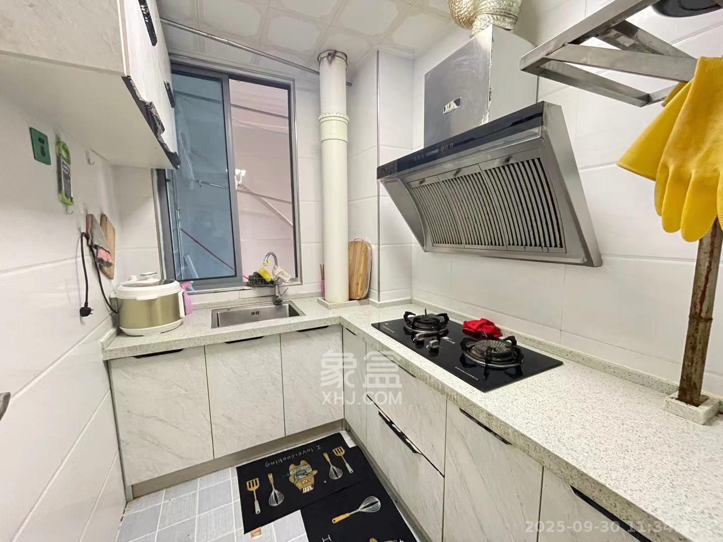 东方银座(东方摩卡) 2室2厅1卫 2100.0元/月 东方银座(东方摩卡) 2室2厅1卫 2100.0元/月室内图