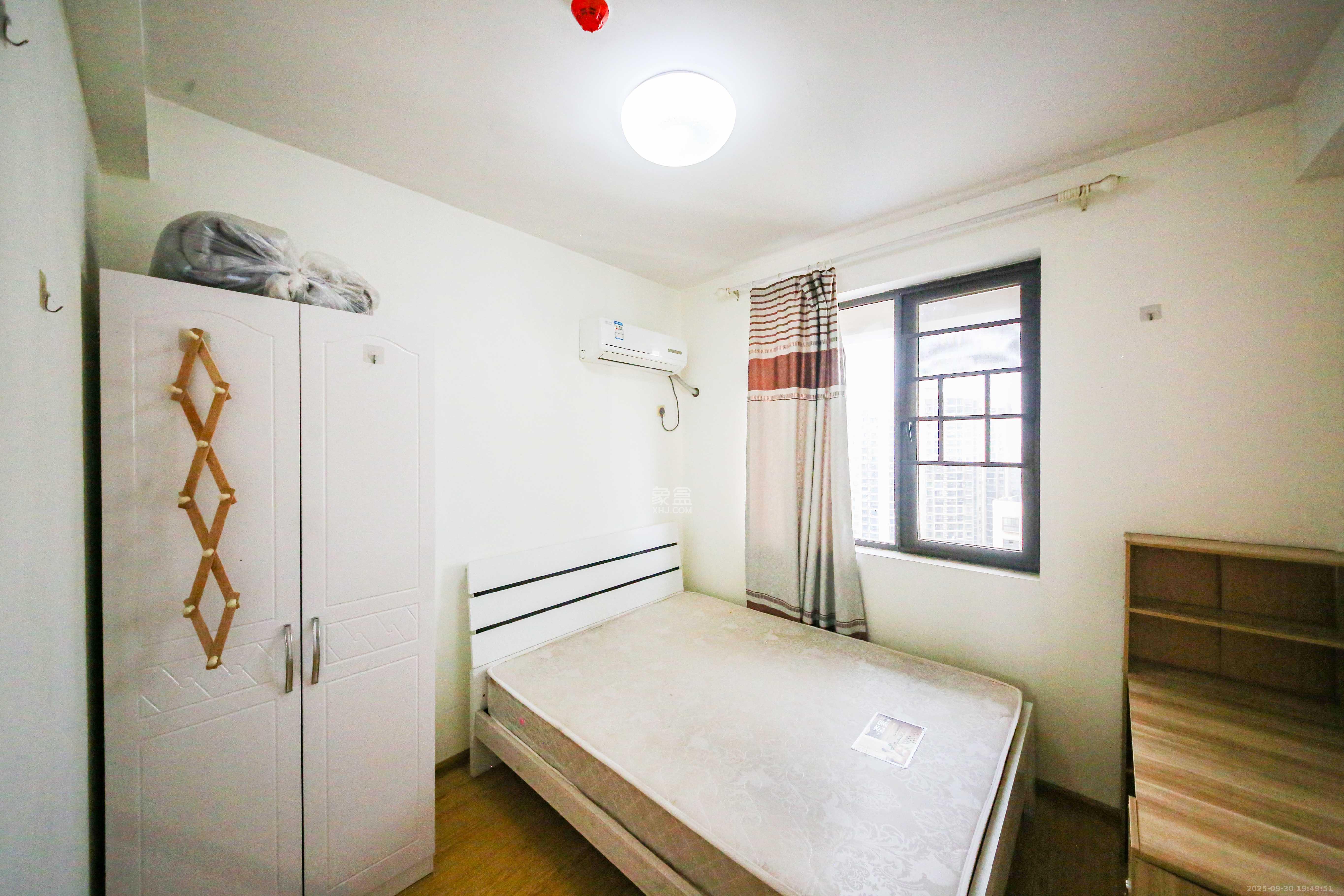 龙骧佳苑 4室2厅2卫 96.0万 龙骧佳苑 4室2厅2卫 96.0万卧室