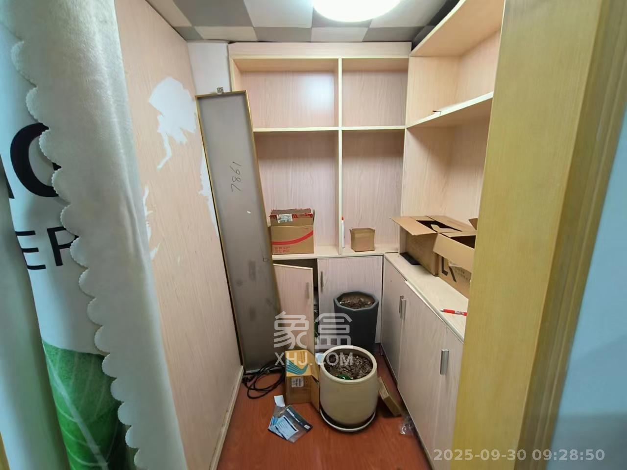 巧克力空间（建鸿达现代大厦）  2室2厅1卫    1800.0元/月室内图