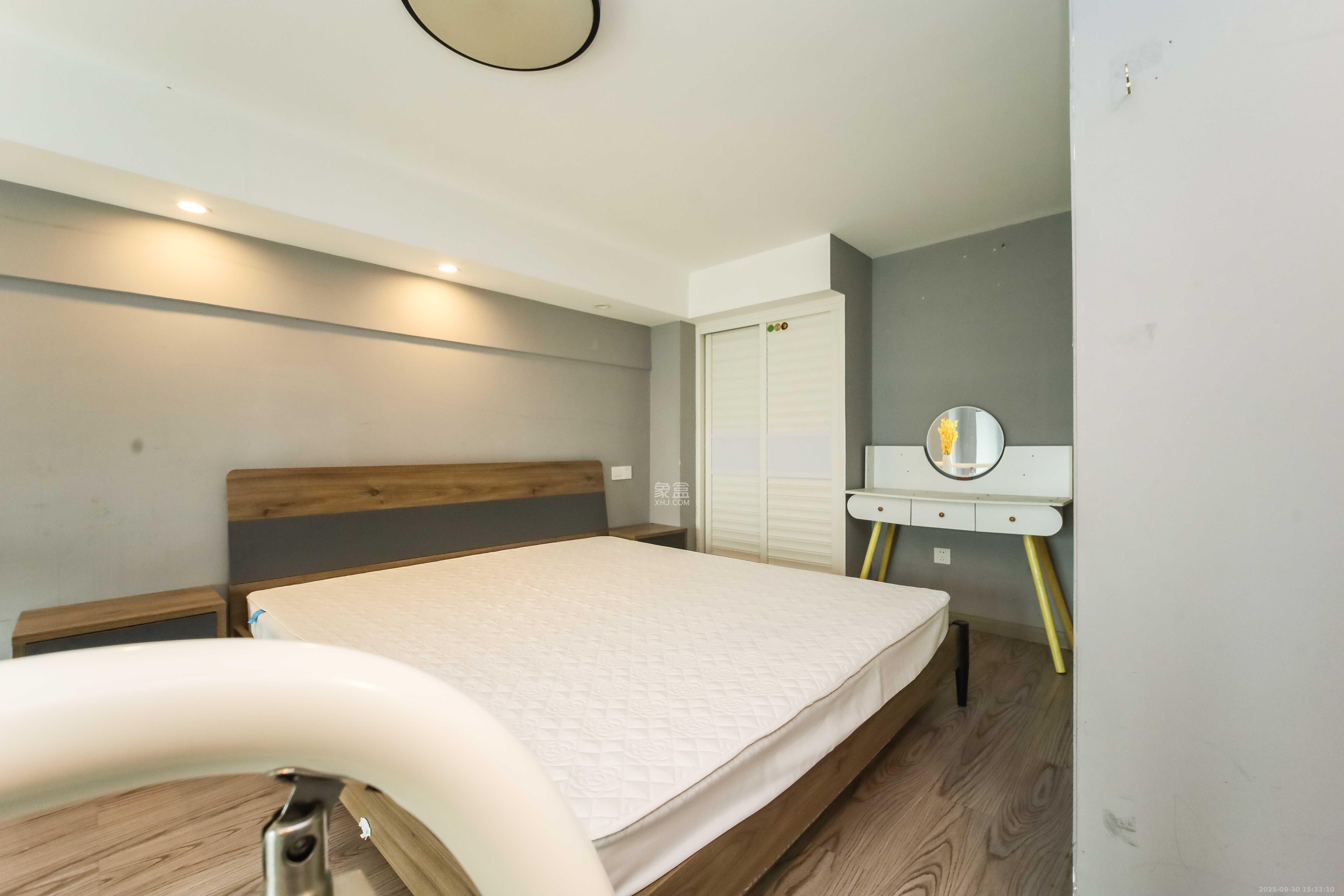 东盈商业广场（华泉城市广场）  1室1厅1卫    35.0万卧室