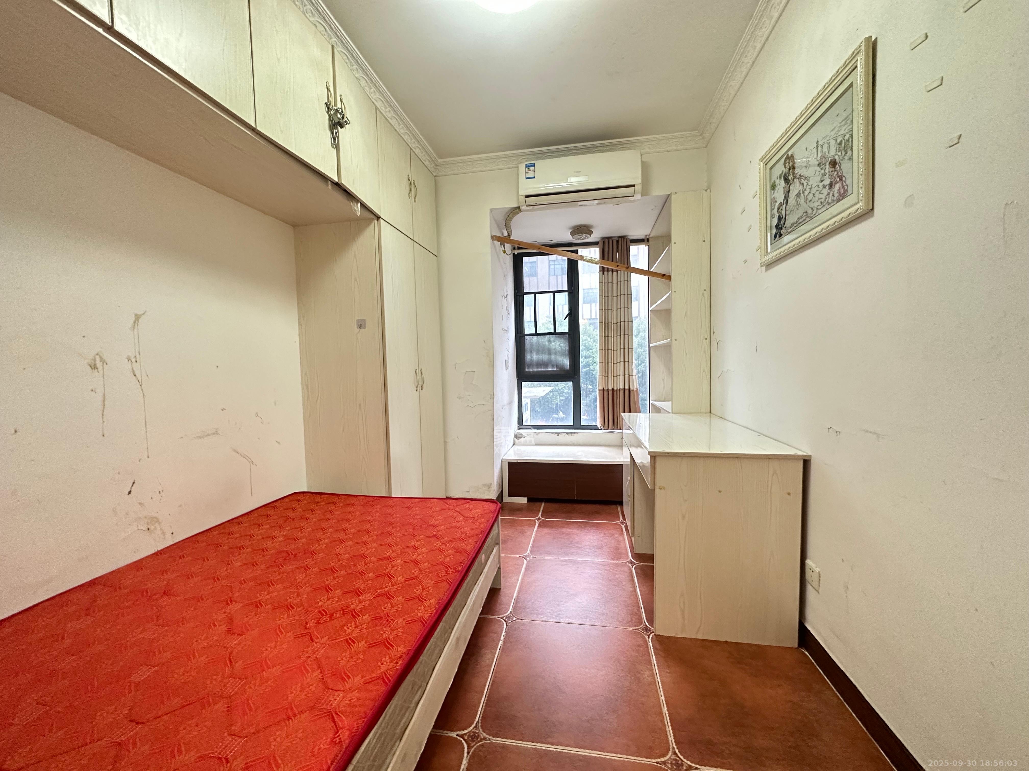 荣盛花语馨苑 3室2厅1卫 2100.0元/月 荣盛花语馨苑 3室2厅1卫 2100.0元/月室内图