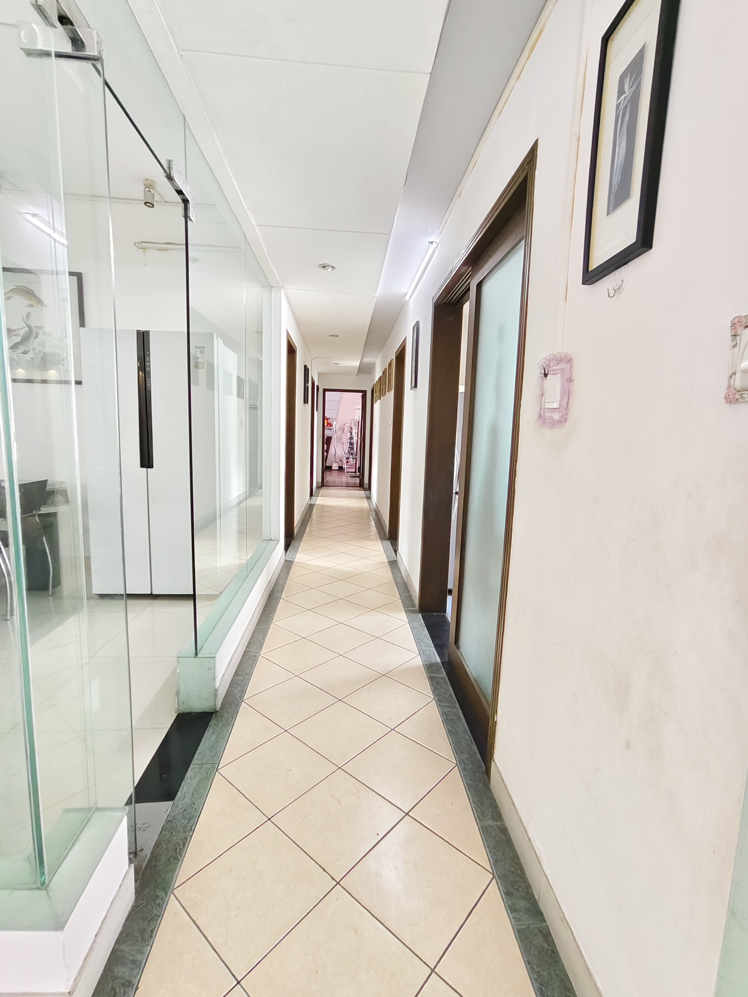 名门广场南区(一期) 4室2厅2卫 5000.0元/月 名门广场南区(一期) 4室2厅2卫 5000.0元/月室内图