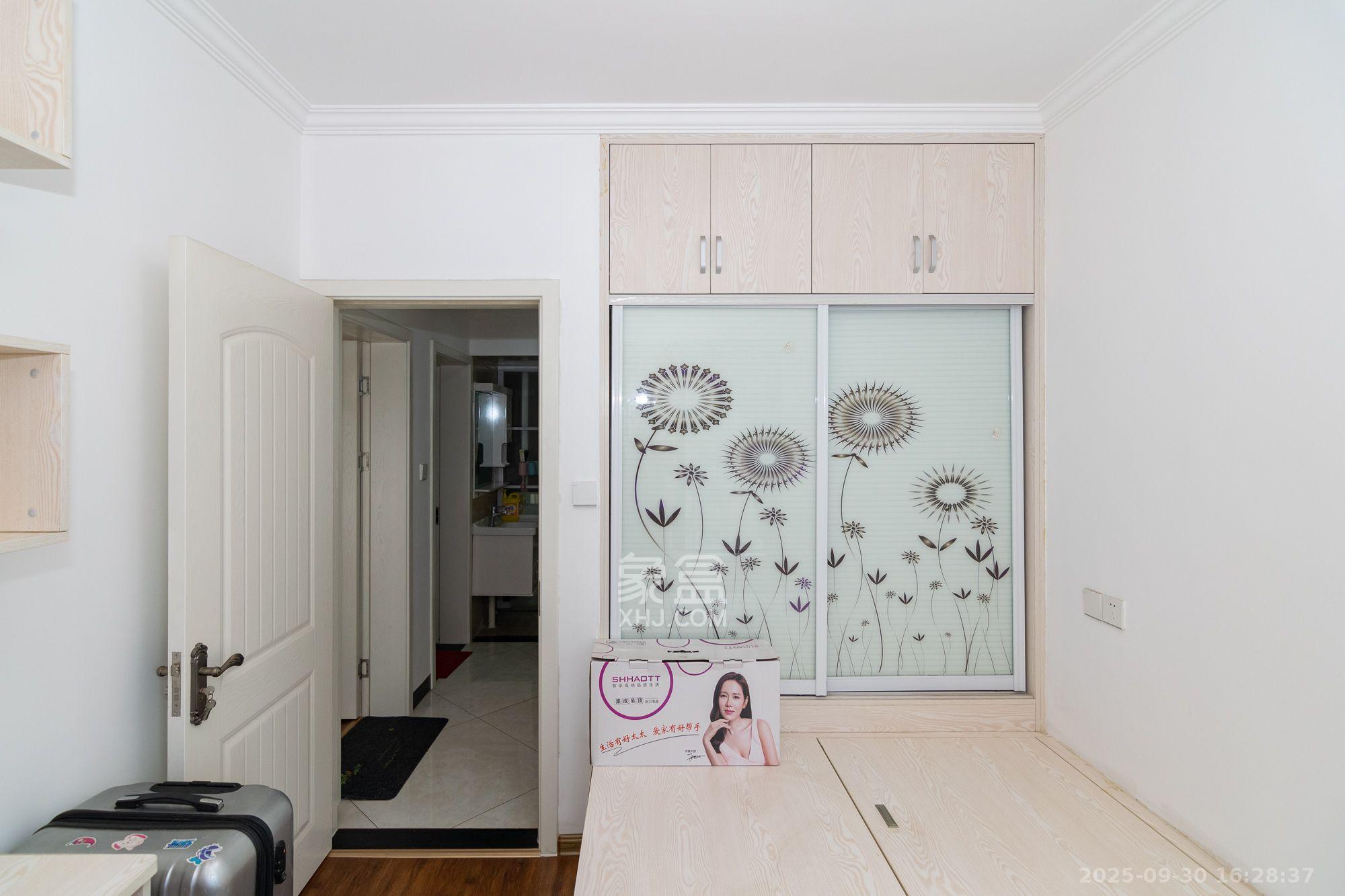 龙湖湘风原著(龙湖湘风星城) 3室2厅1卫 2000.0元/月 龙湖湘风原著(龙湖湘风星城) 3室2厅1卫 2000.0元/月室内图