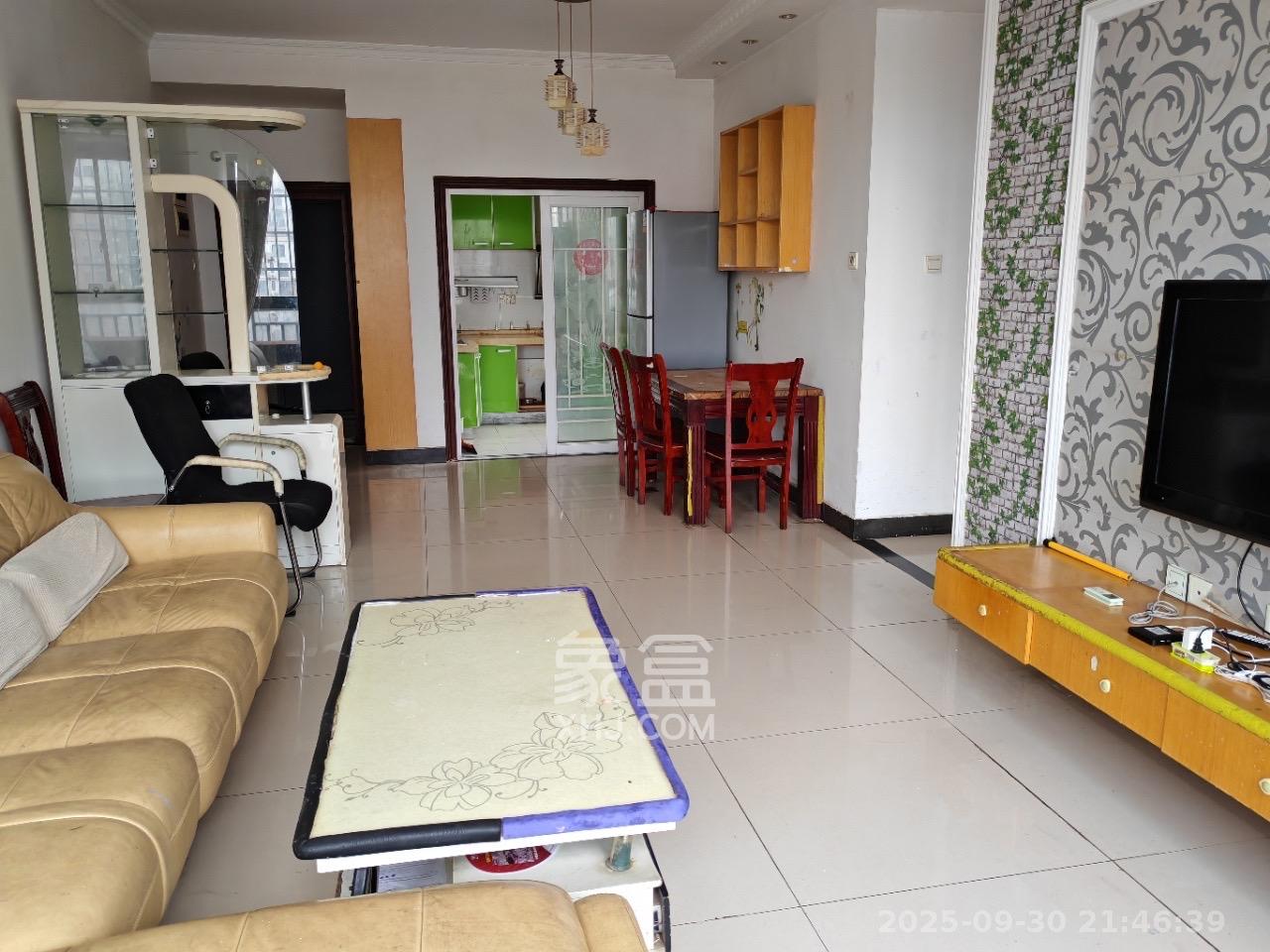 枫华府第 3室2厅2卫 2100.0元/月 枫华府第 3室2厅2卫 2100.0元/月室内图