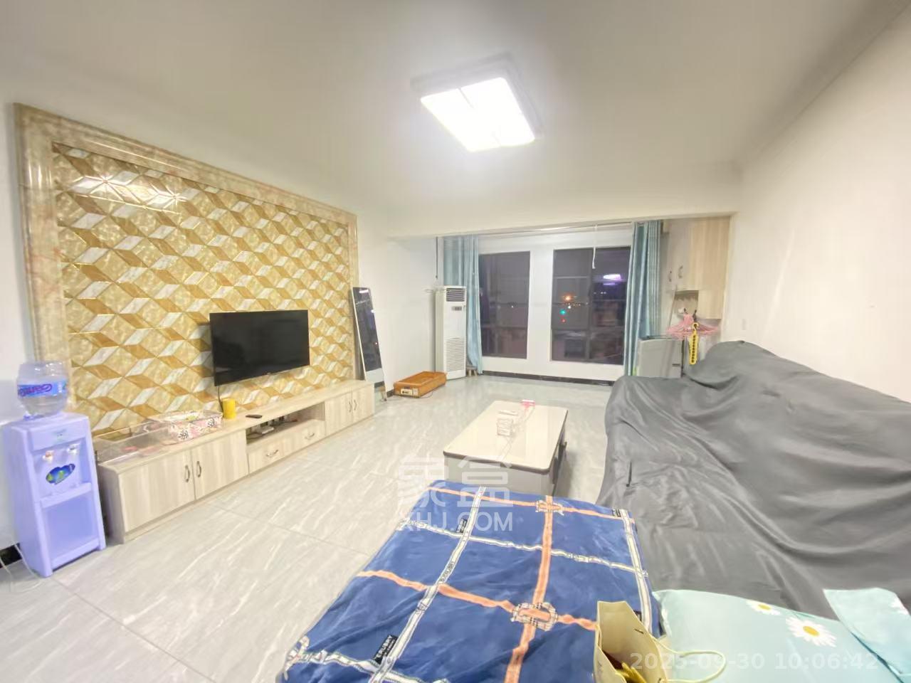 东宜兰园  3室2厅2卫    2350.0元/月