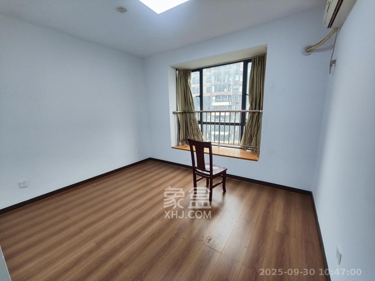 西子花苑 3室2厅1卫 2700.0元/月 西子花苑 3室2厅1卫 2700.0元/月室内图