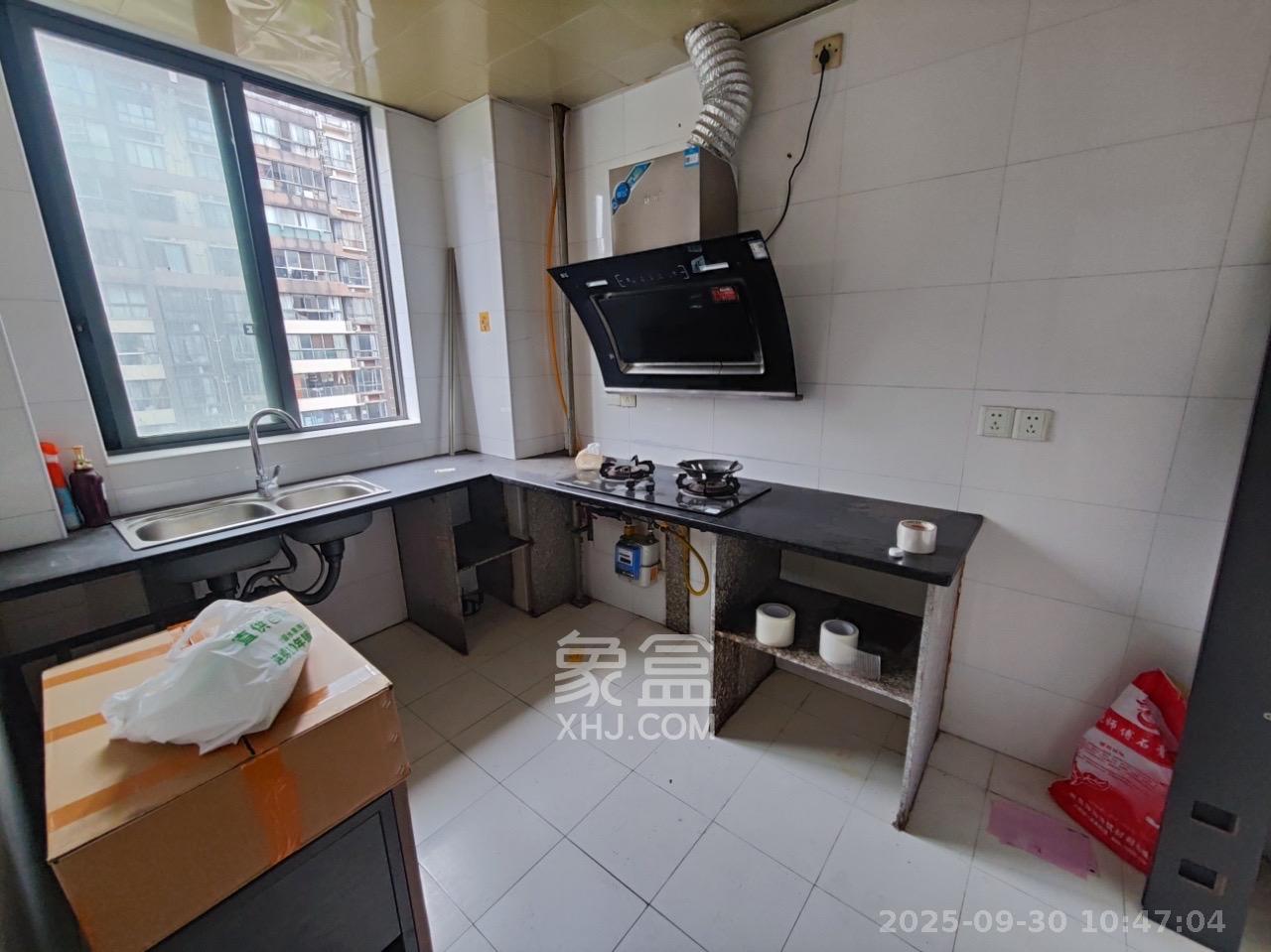 西子花苑 3室2厅1卫 2700.0元/月 西子花苑 3室2厅1卫 2700.0元/月室内图