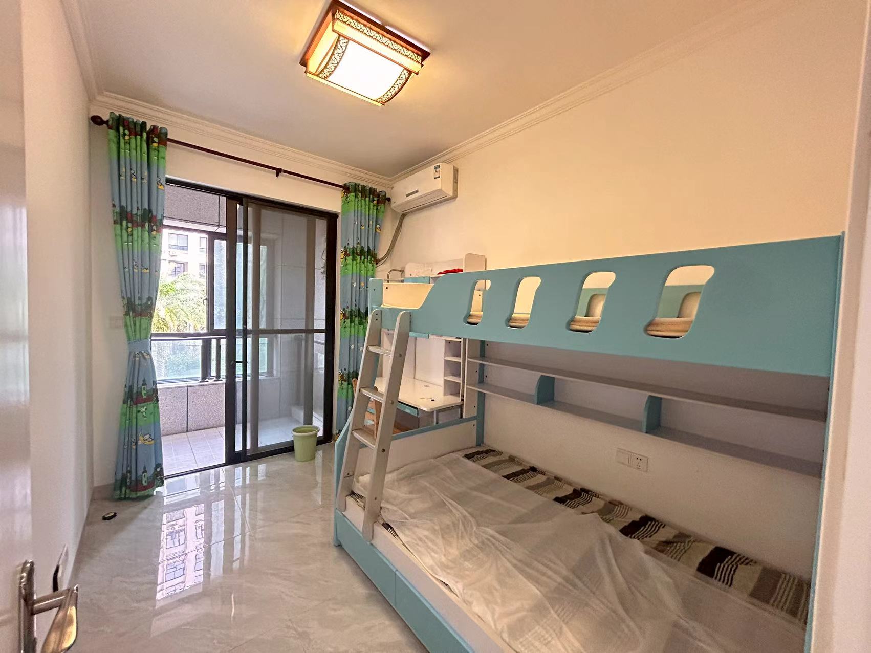 滨海新天地 3室2厅1卫 2300.0元/月 滨海新天地 3室2厅1卫 2300.0元/月室内图