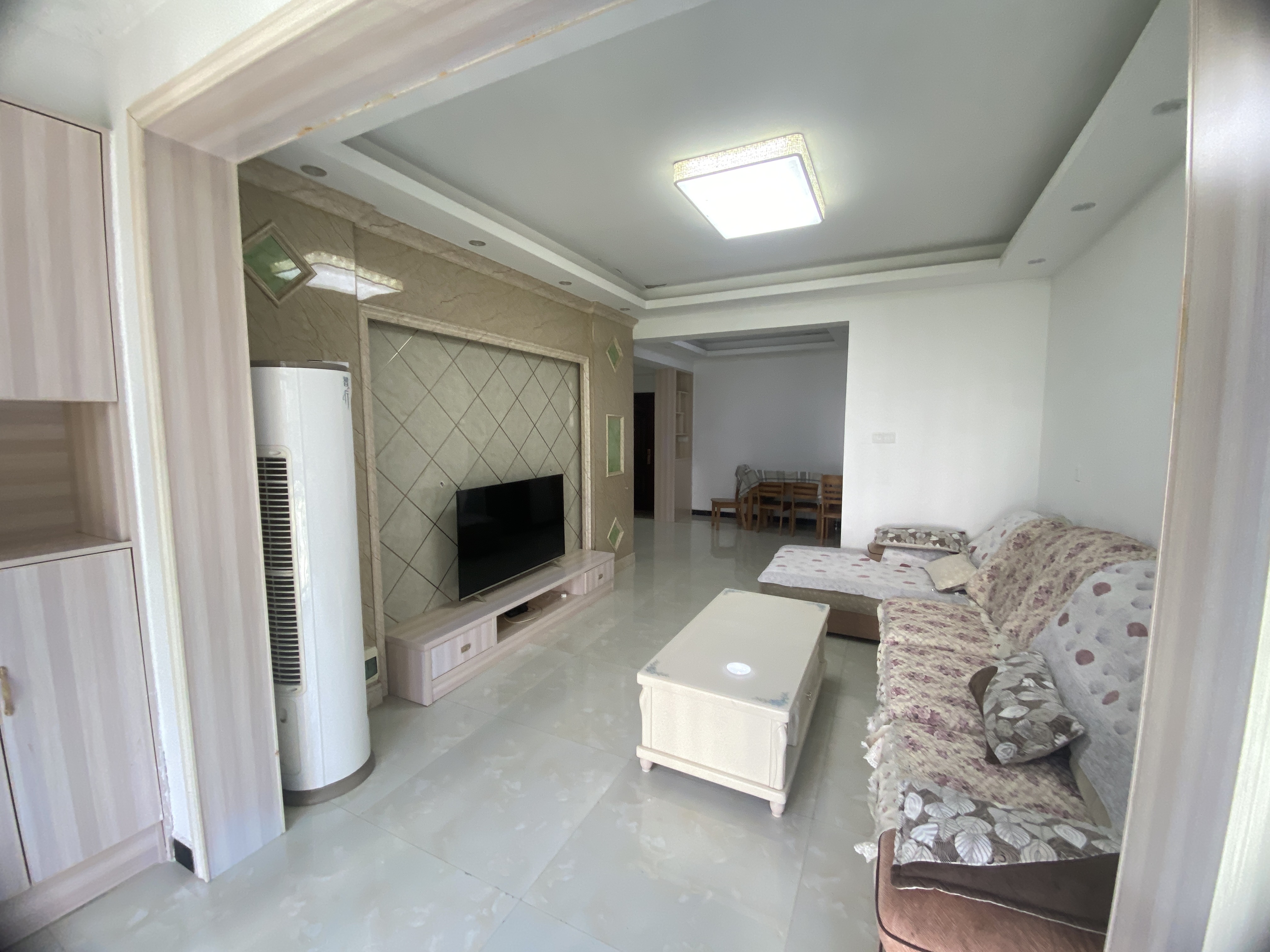 栗源小区 2室2厅1卫 1300.0元/月 栗源小区 2室2厅1卫 1300.0元/月室内图