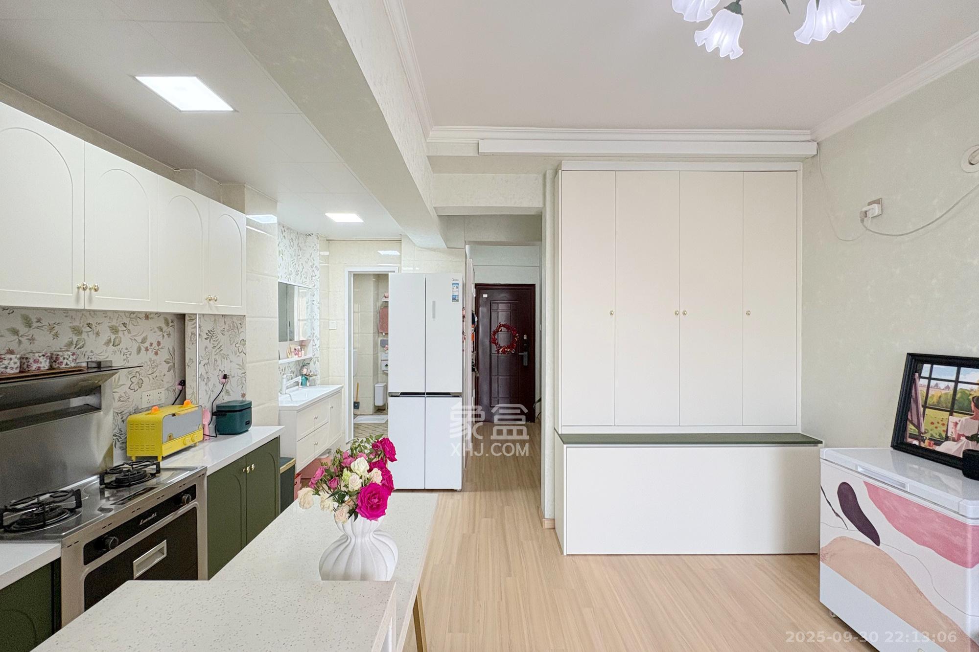 锦泰东环国际  1室2厅1卫    49.6万客厅