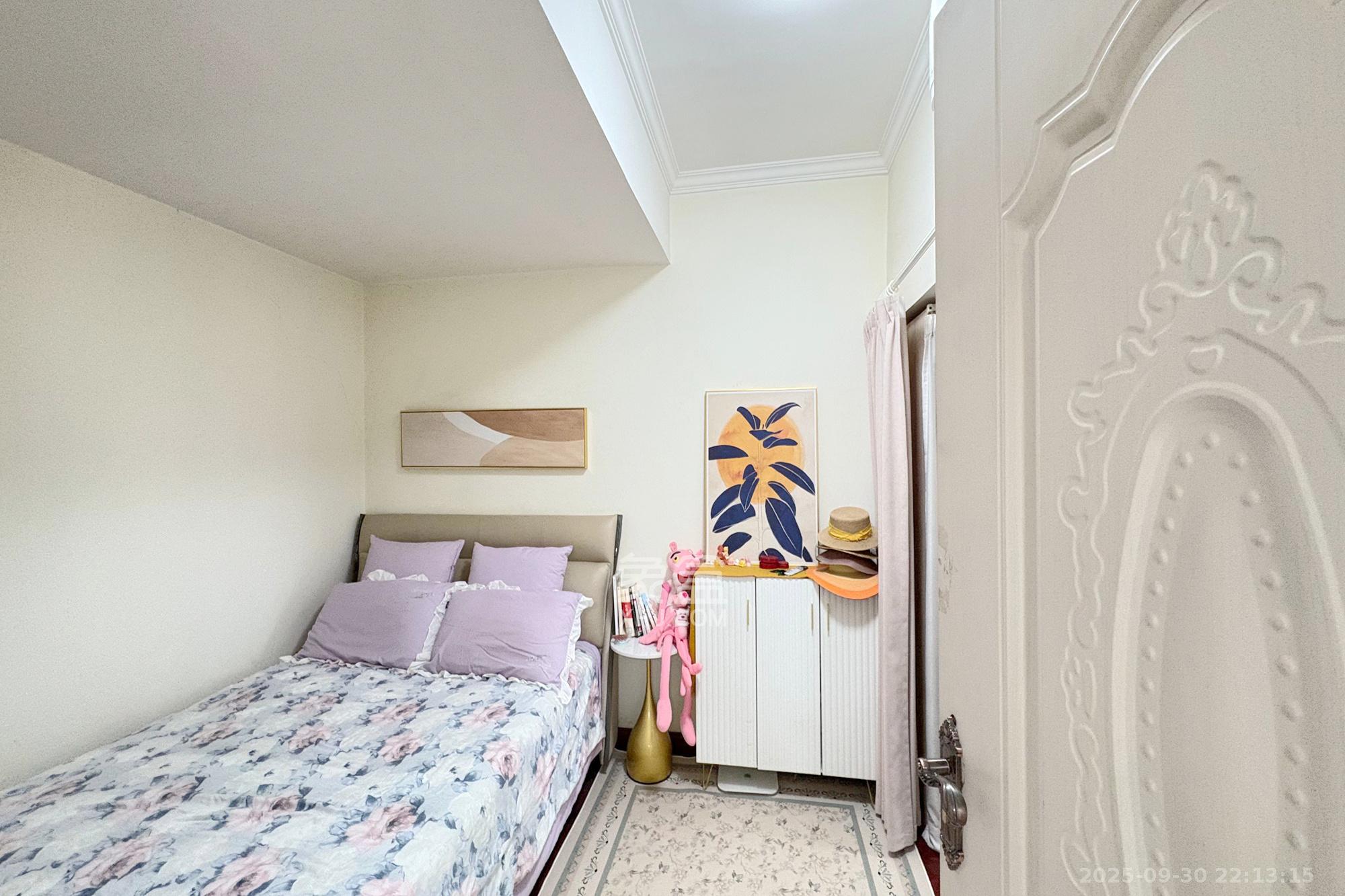 锦泰东环国际  1室2厅1卫    49.6万卧室