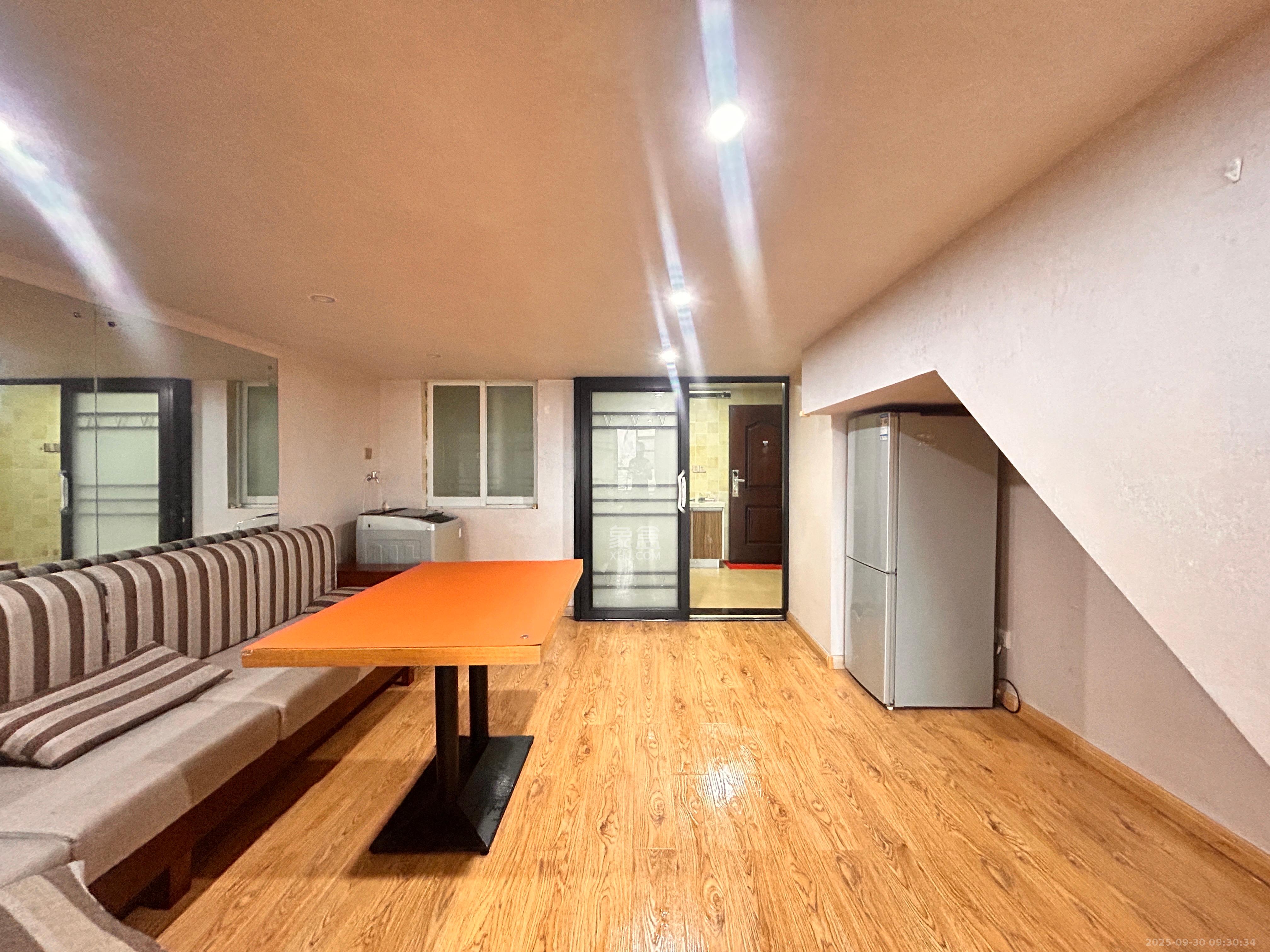 荣悦台  1室1厅1卫    2000.0元/月室内图