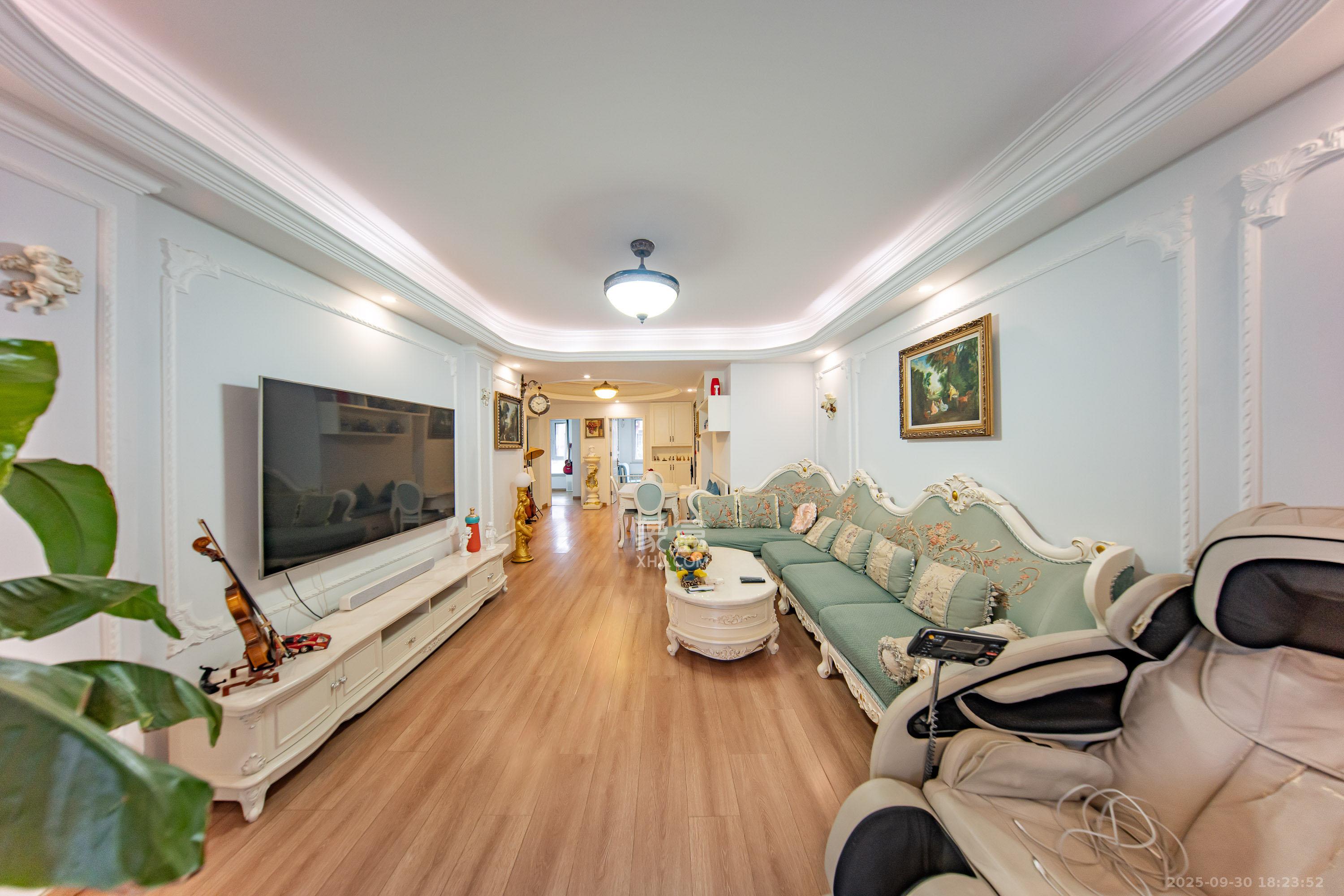 麓山里 3室2厅2卫 75.0万 麓山里 3室2厅2卫 75.0万客厅