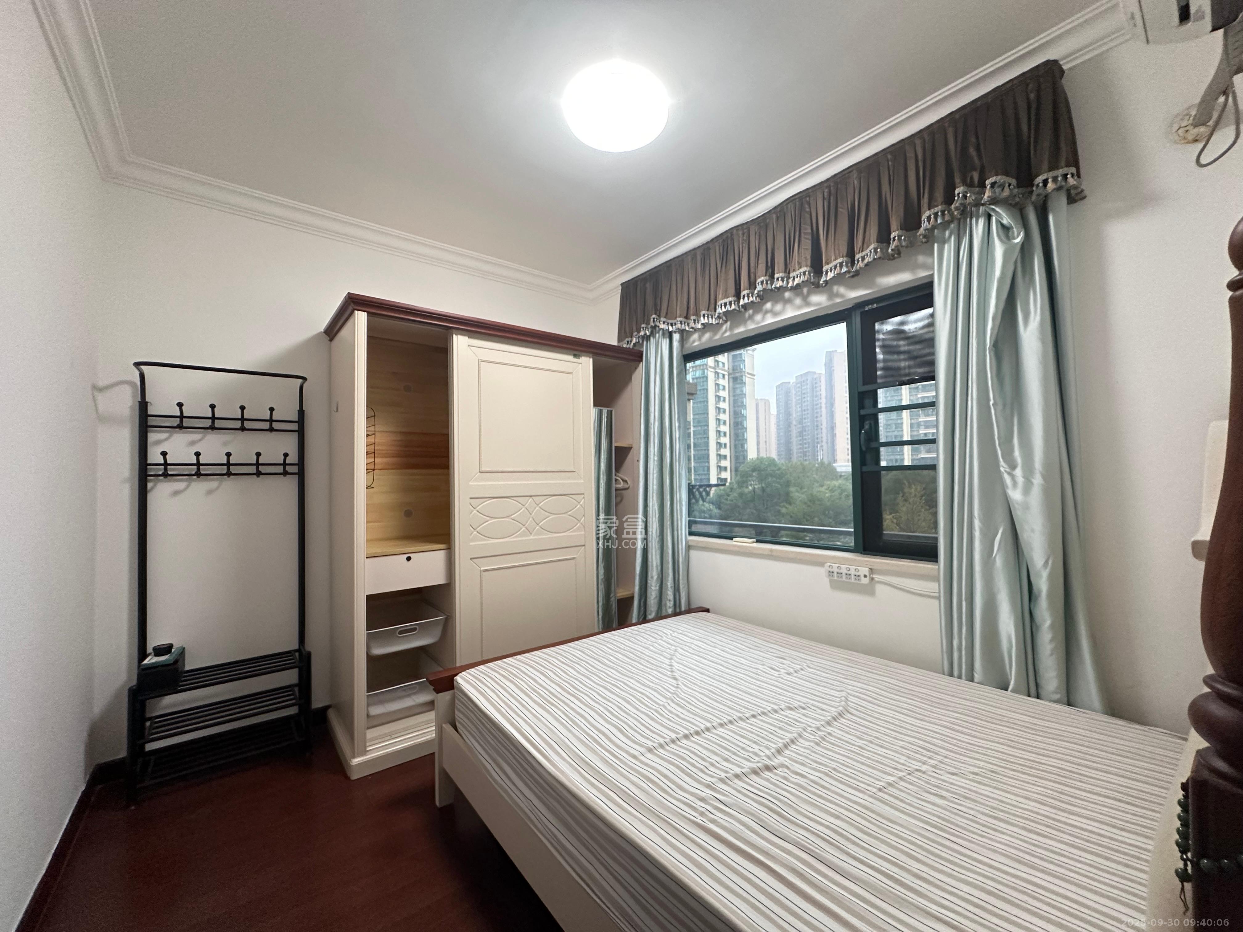 恒大雅苑 3室2厅1卫 2600.0元/月 恒大雅苑 3室2厅1卫 2600.0元/月室内图