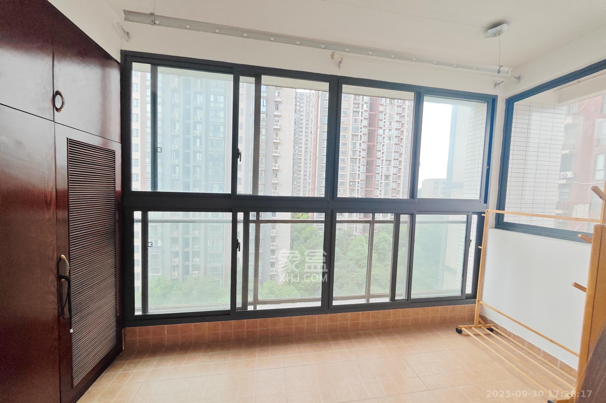 中江佳境天成 4室2厅2卫 139.0万 中江佳境天成 4室2厅2卫 139.0万阳台