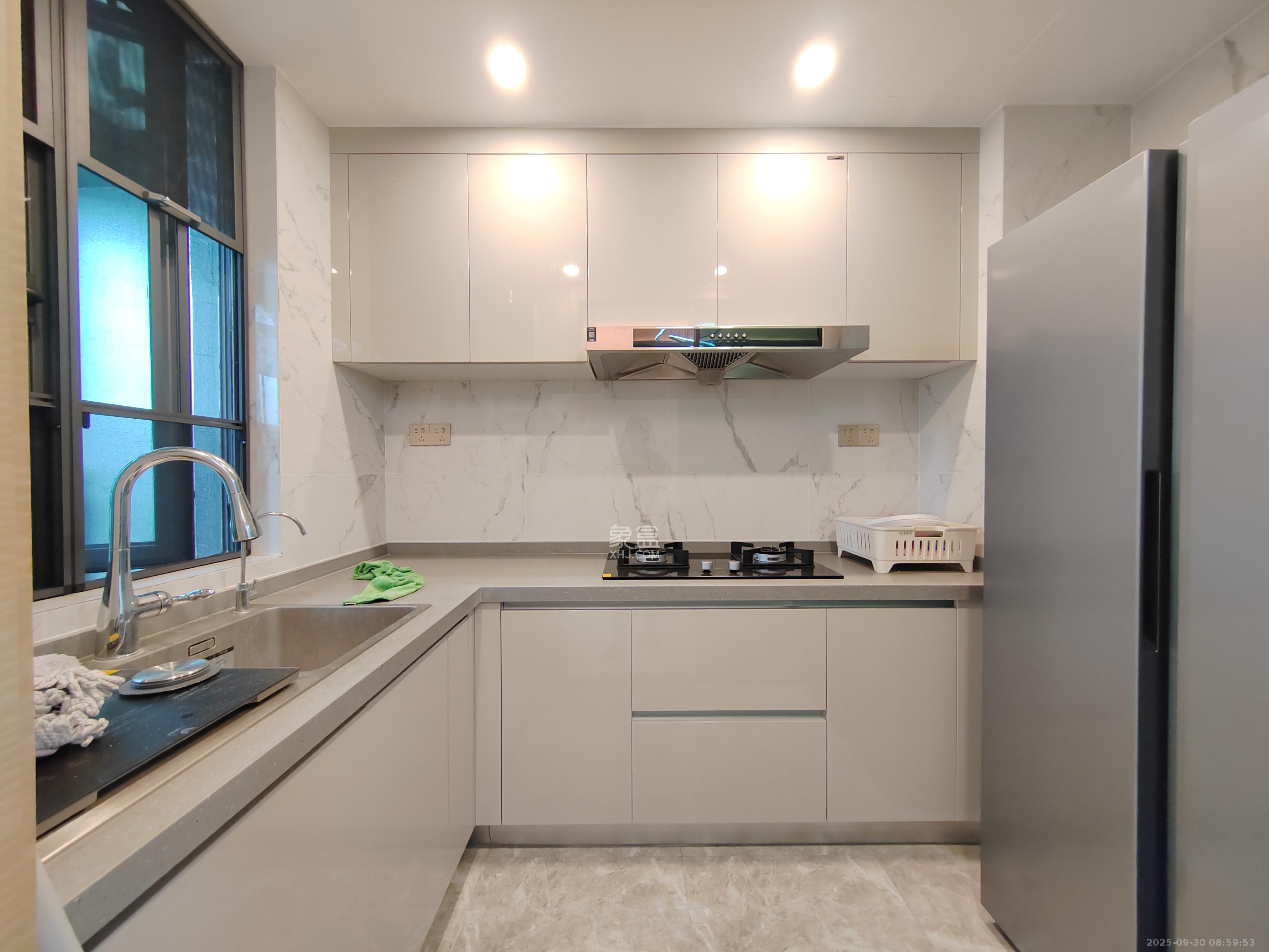 复地滨江金融中心 4室2厅2卫 4700.0元/月 复地滨江金融中心 4室2厅2卫 4700.0元/月室内图