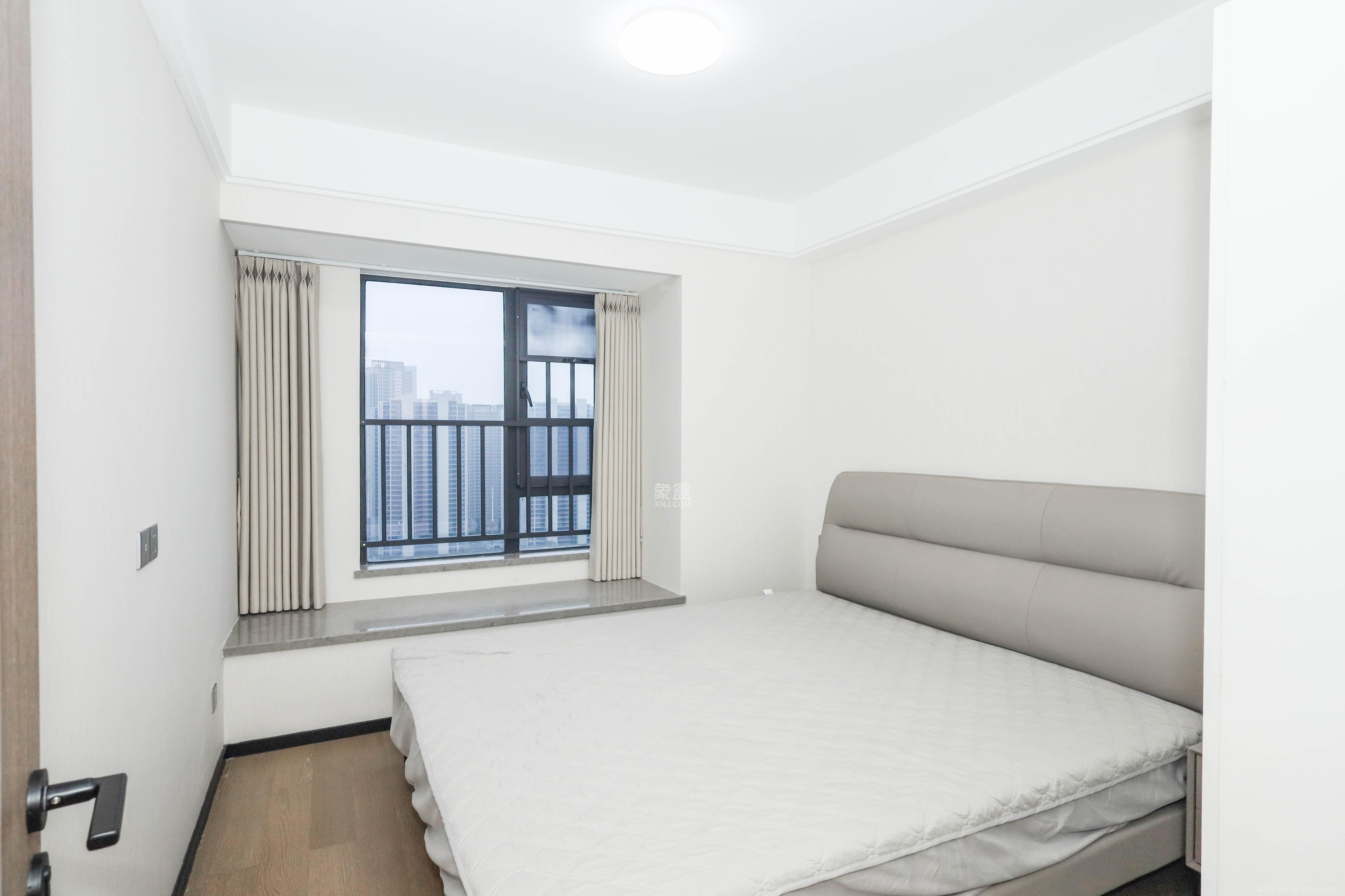 中海麓山境北区 3室2厅2卫 140.0万 中海麓山境北区 3室2厅2卫 140.0万卧室