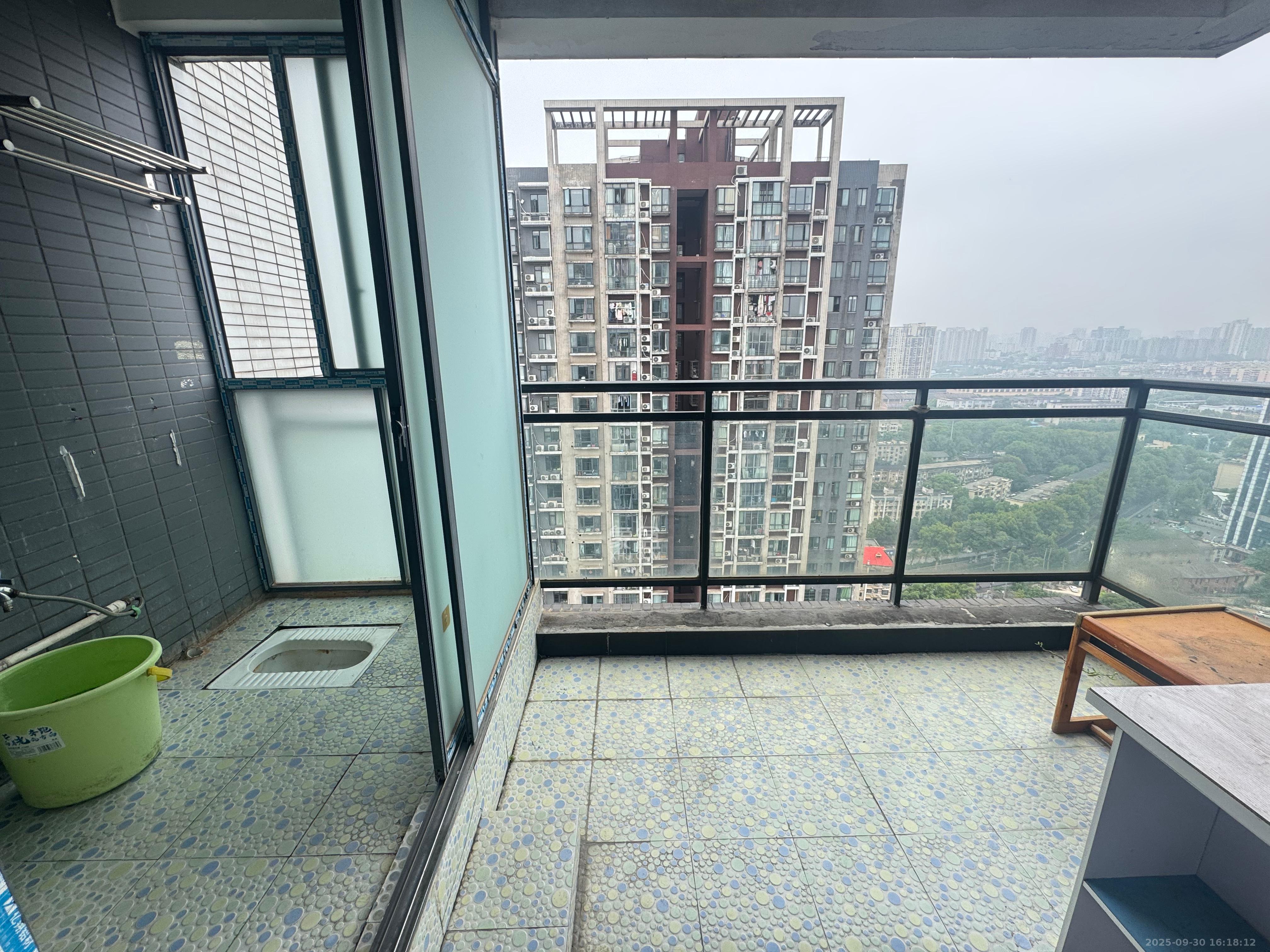 中江佳境天成 3室2厅2卫 1800.0元/月 中江佳境天成 3室2厅2卫 1800.0元/月室内图