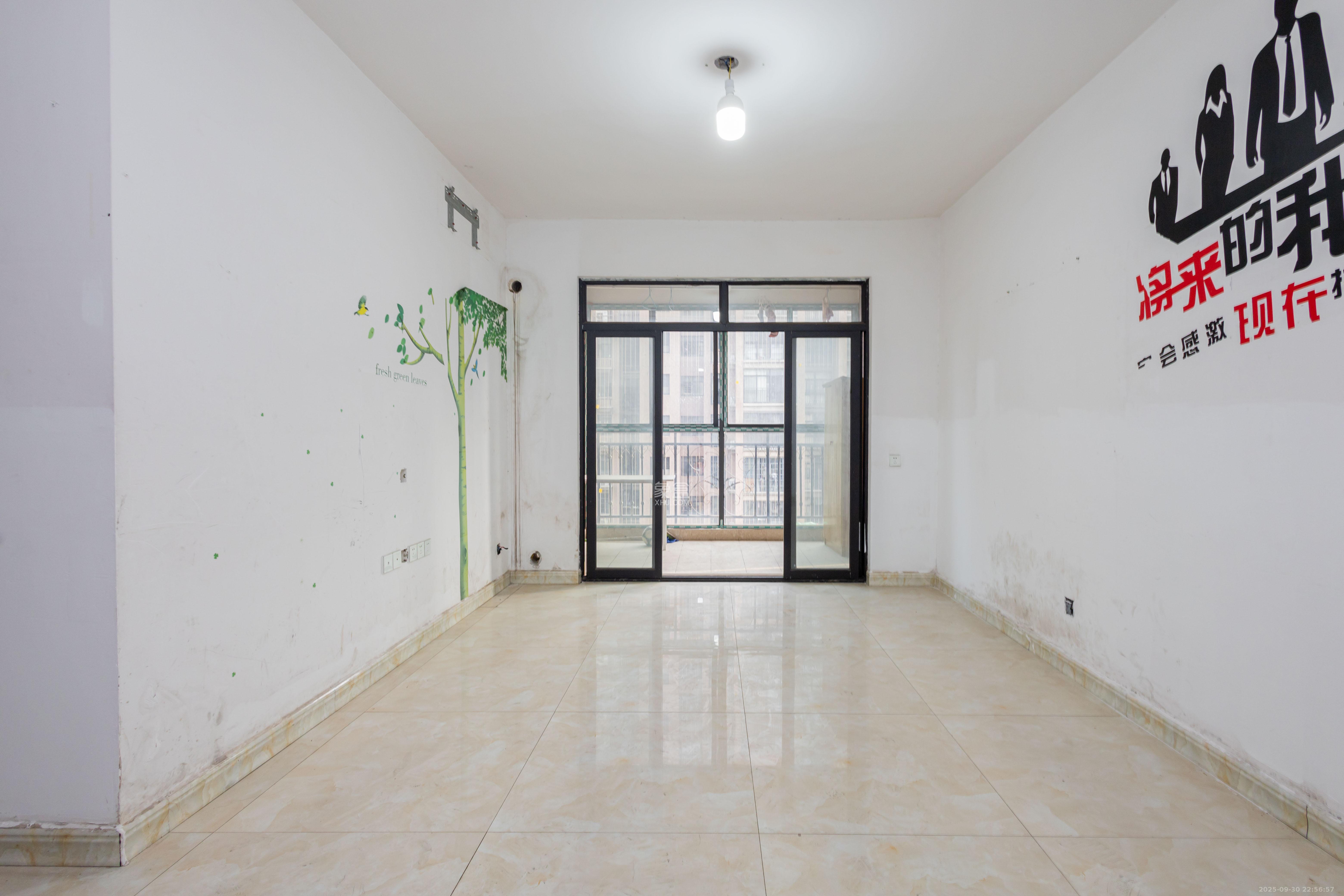 康桥长郡  3室2厅1卫    58.0万客厅