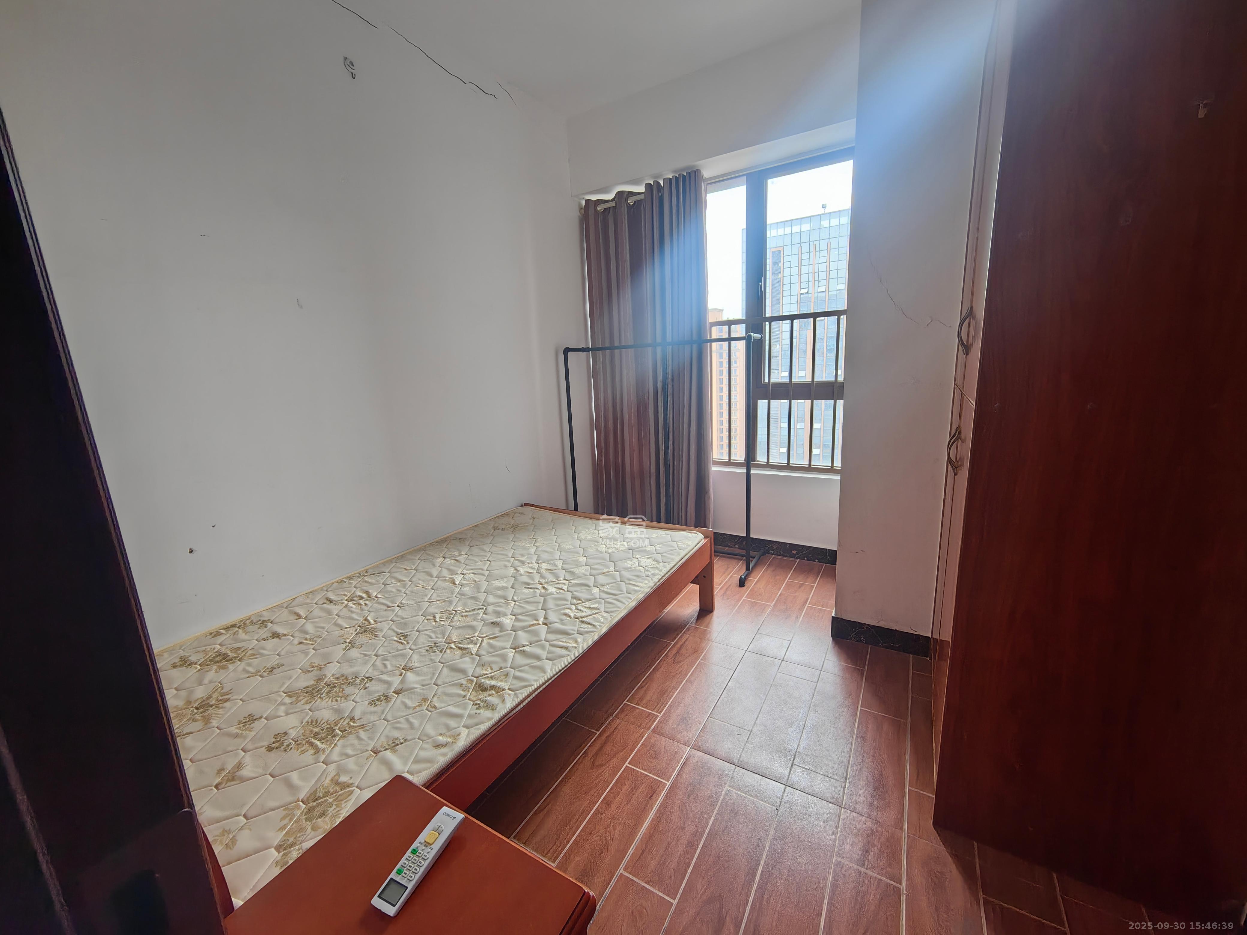 第六都(陆都小区) 3室2厅1卫 2600.0元/月 第六都(陆都小区) 3室2厅1卫 2600.0元/月室内图