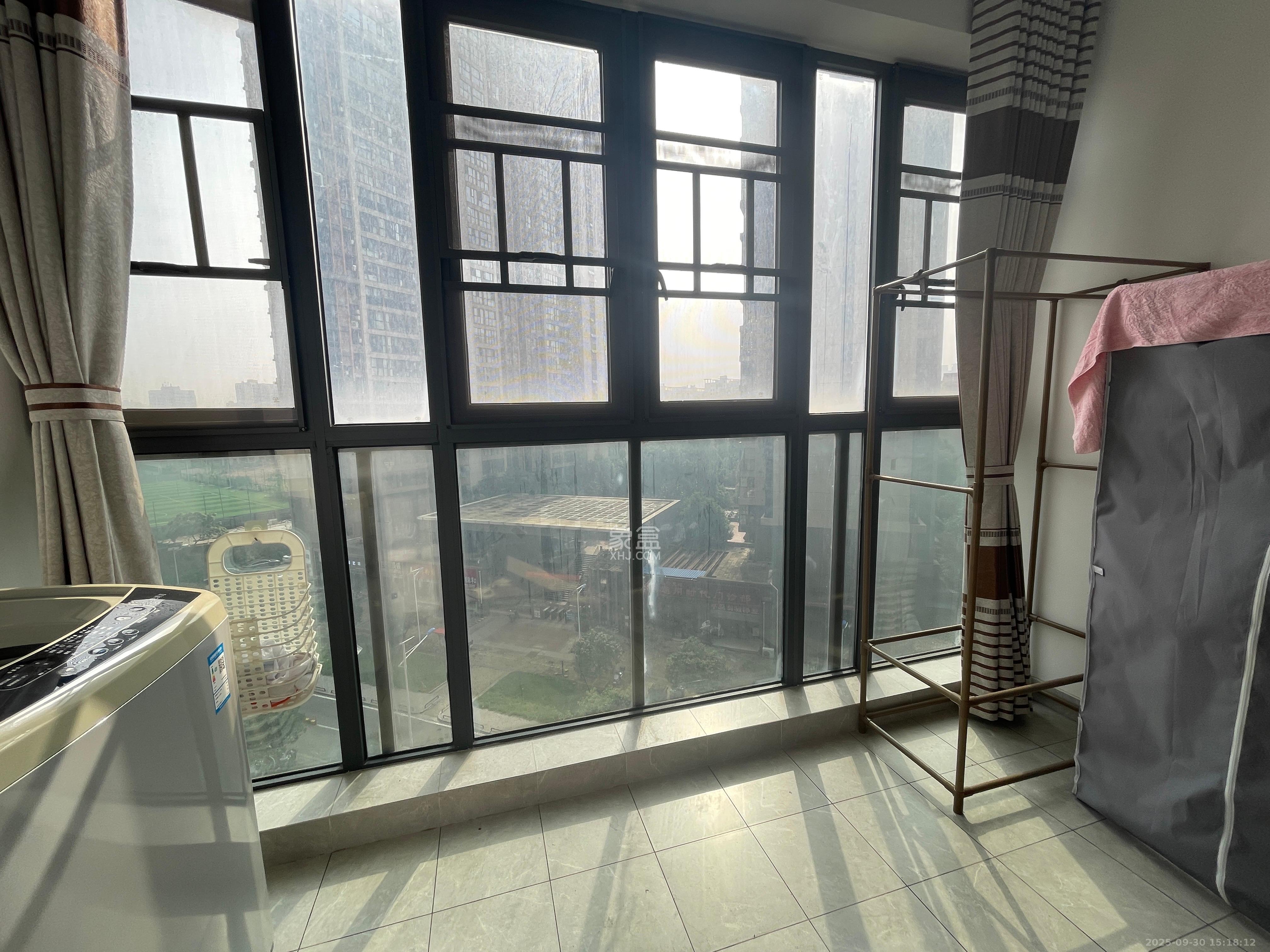 通用时代国际社区 1室2厅1卫 2500.0元/月 通用时代国际社区 1室2厅1卫 2500.0元/月室内图