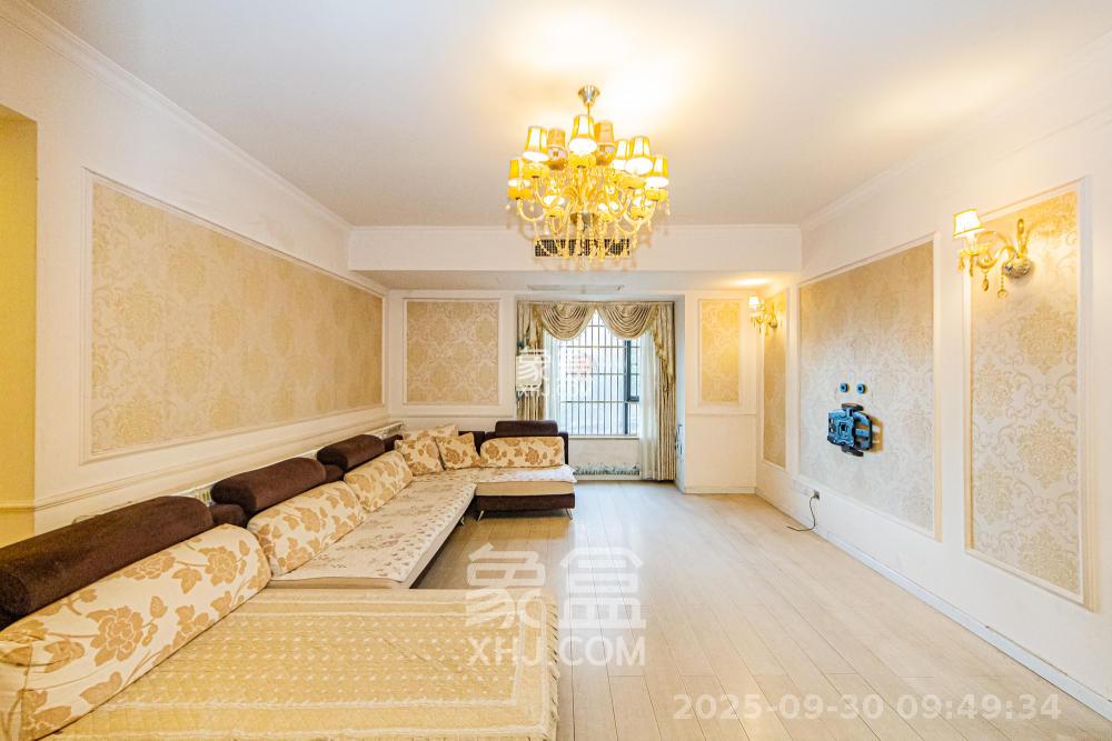 英祥春天  3室2厅2卫    2800.0元/月室内图