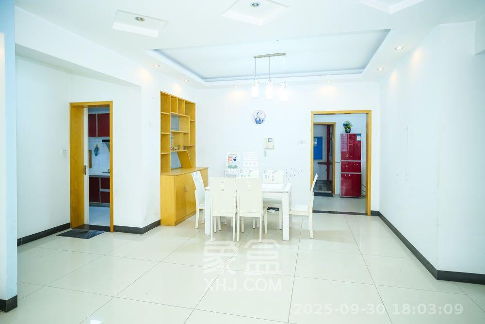 楚天中苑  3室2厅2卫   1700.00元/月室内图