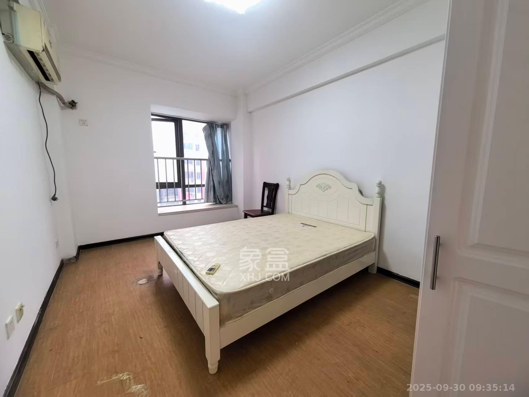 珠江花城二期扶水岸 3室2厅2卫 2100.0元/月 珠江花城二期扶水岸 3室2厅2卫 2100.0元/月室内图