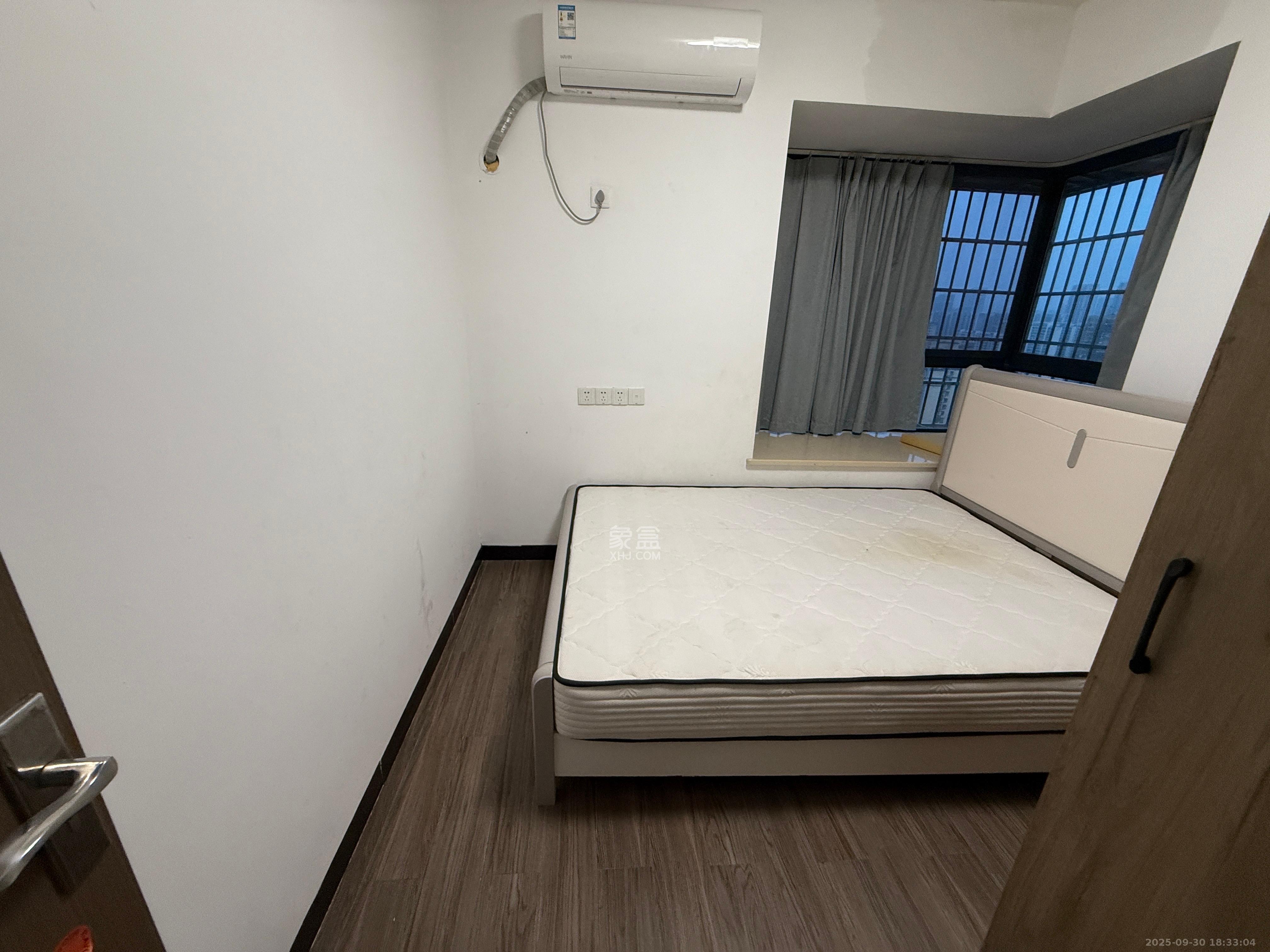 岳鞍阁小区  2室2厅1卫   1700.00元/月室内图