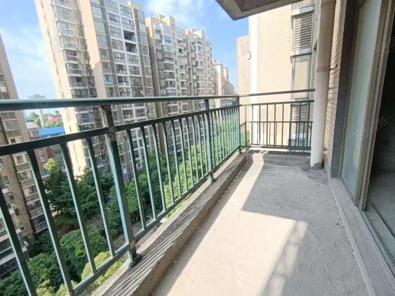 香格里拉 3室2厅2卫 47.8万 香格里拉 3室2厅2卫 47.8万室内图