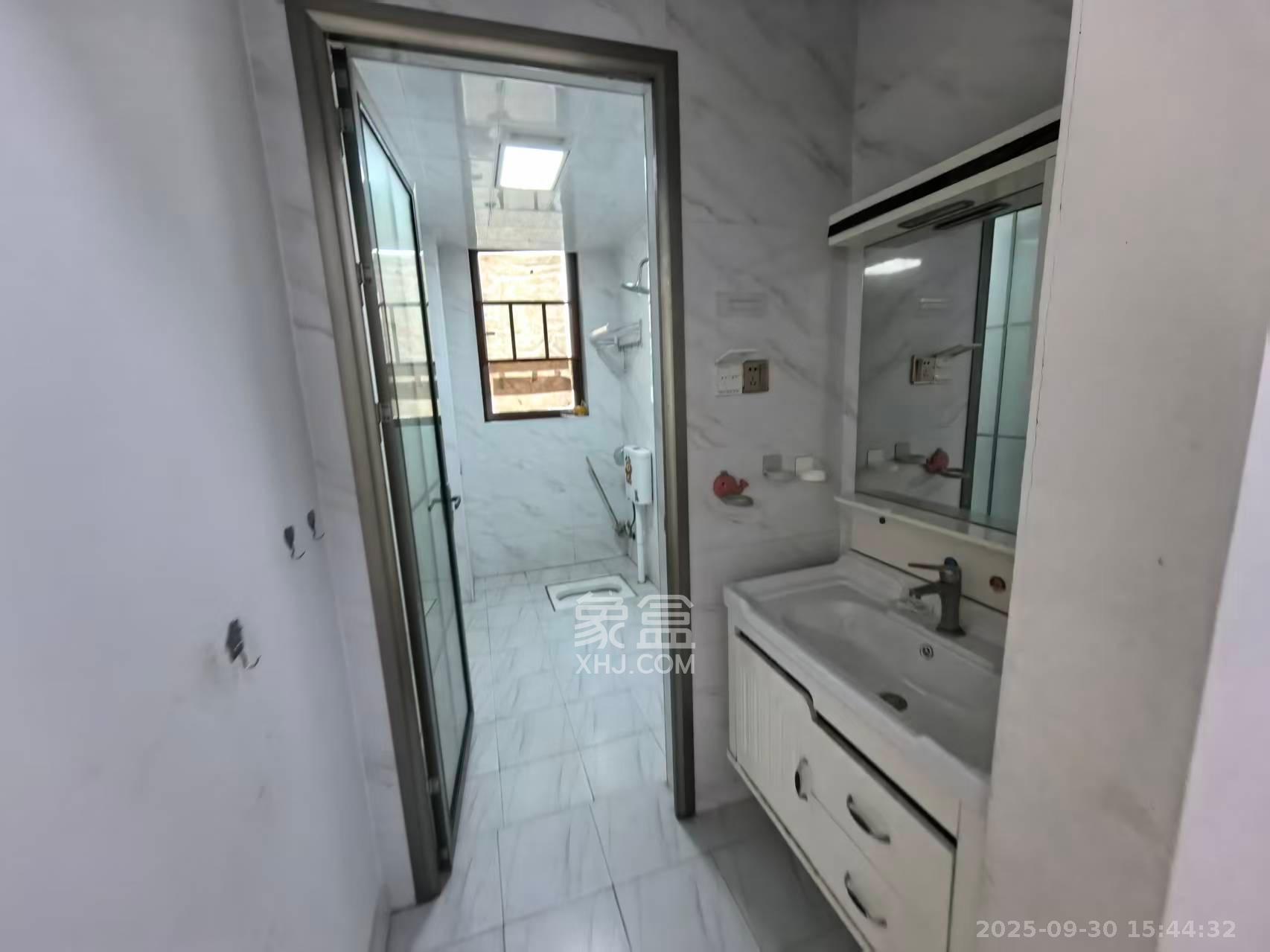 福祥家园(农信家园) 5室2厅2卫 4800.0元/月 福祥家园(农信家园) 5室2厅2卫 4800.0元/月室内图